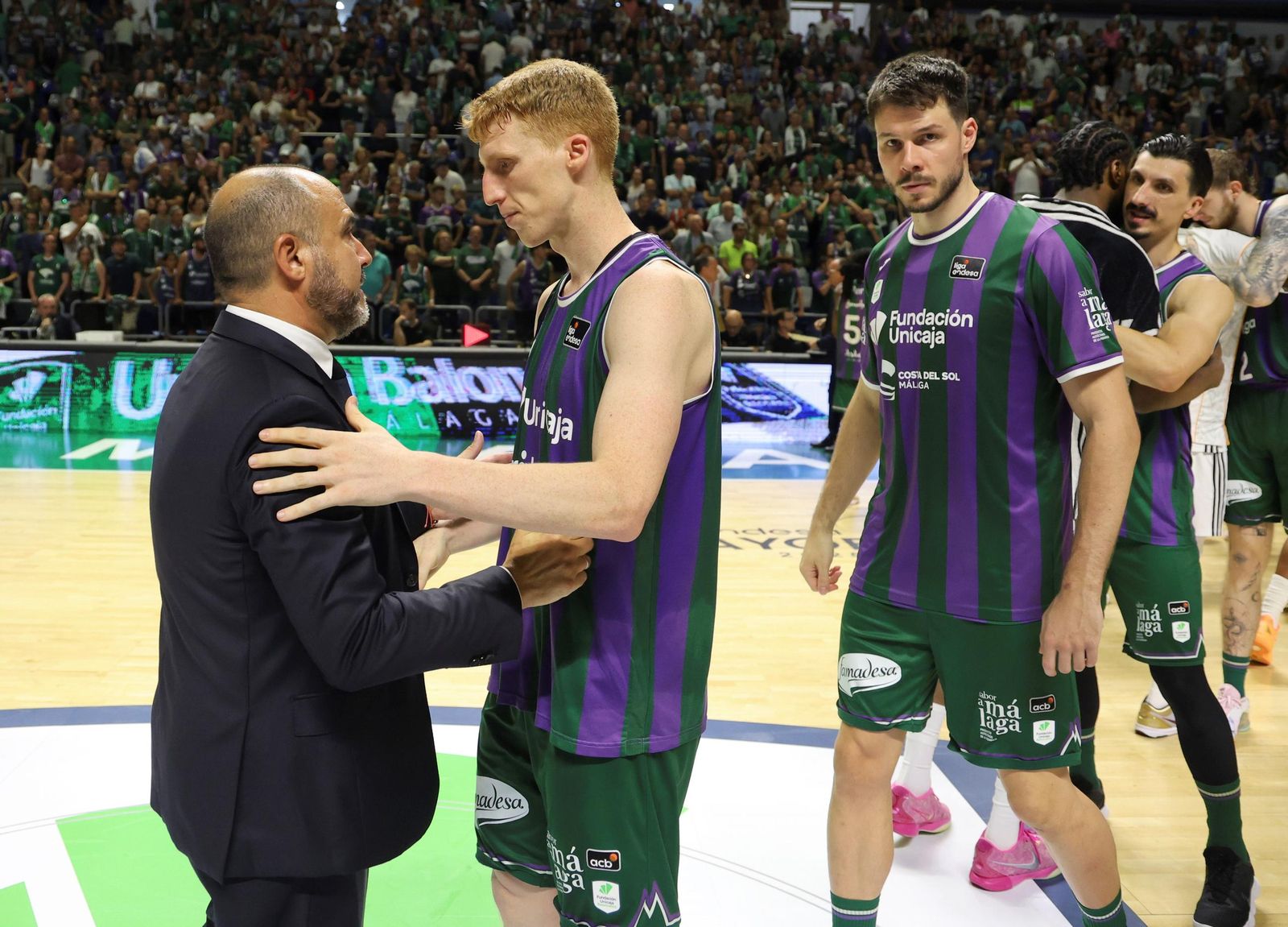 Piel de gallina con el adiós del Carpena al Unicaja