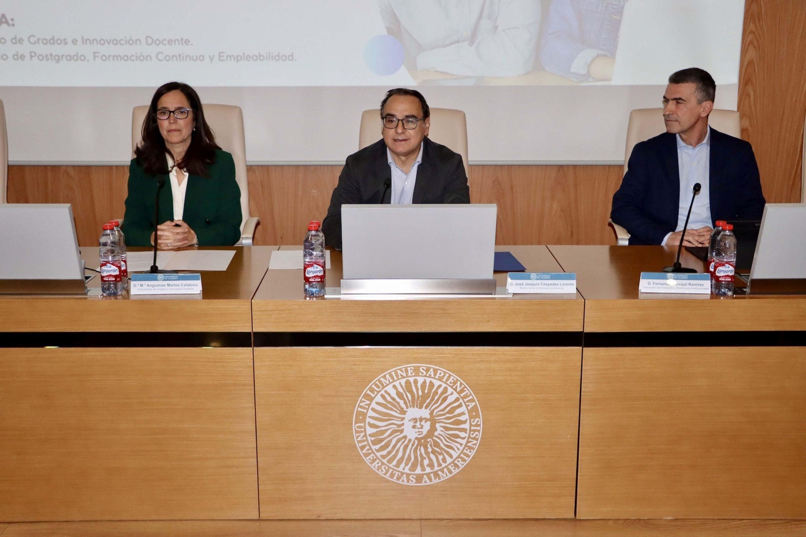 Acto institucional con motivo de las últimas Jornadas de Innovación Docente celebradas en la UAL en 2024.