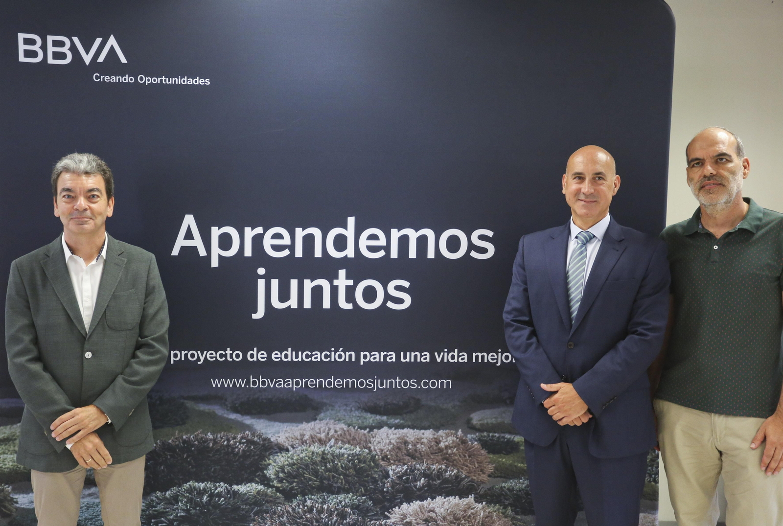 José Luis Arbeo, representante del programa; Javier Lebrón, director de zona Málaga BBVA y Juan de Vicente Abad.