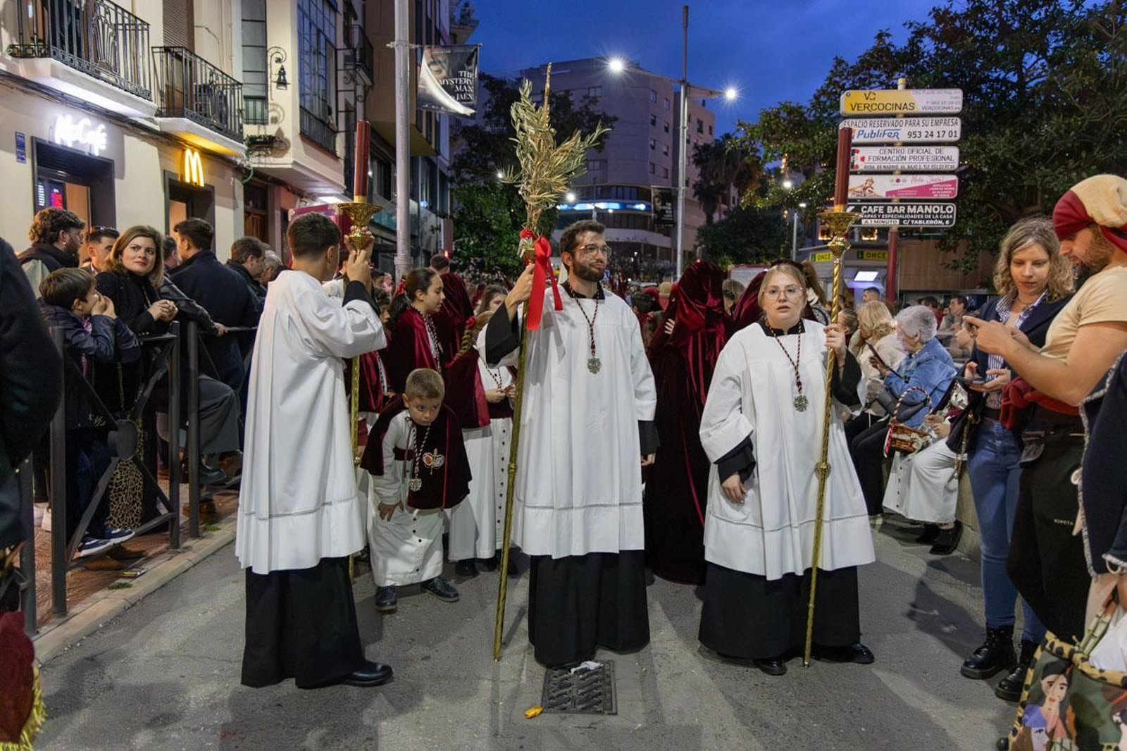 Los jiennenses arropan a las tres cofradías de la tarde en un Domingo de Ramos más caluroso de lo esperado (II)