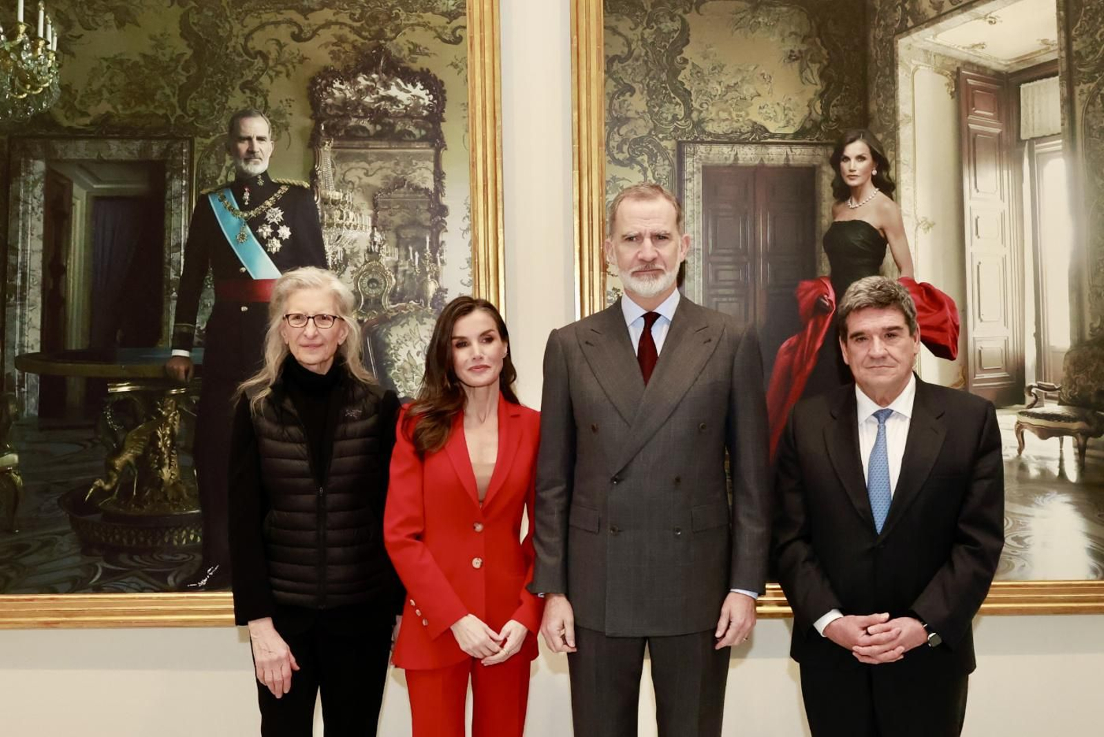 Las fotos de la visita de los Reyes a la exposición con los retratos de Annie Leibovitz