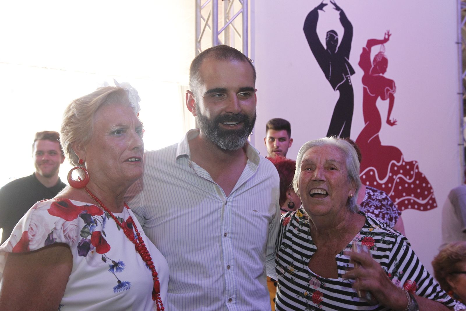 Fotogalería comida homenaje a los mayores. Feria de Almería 2019