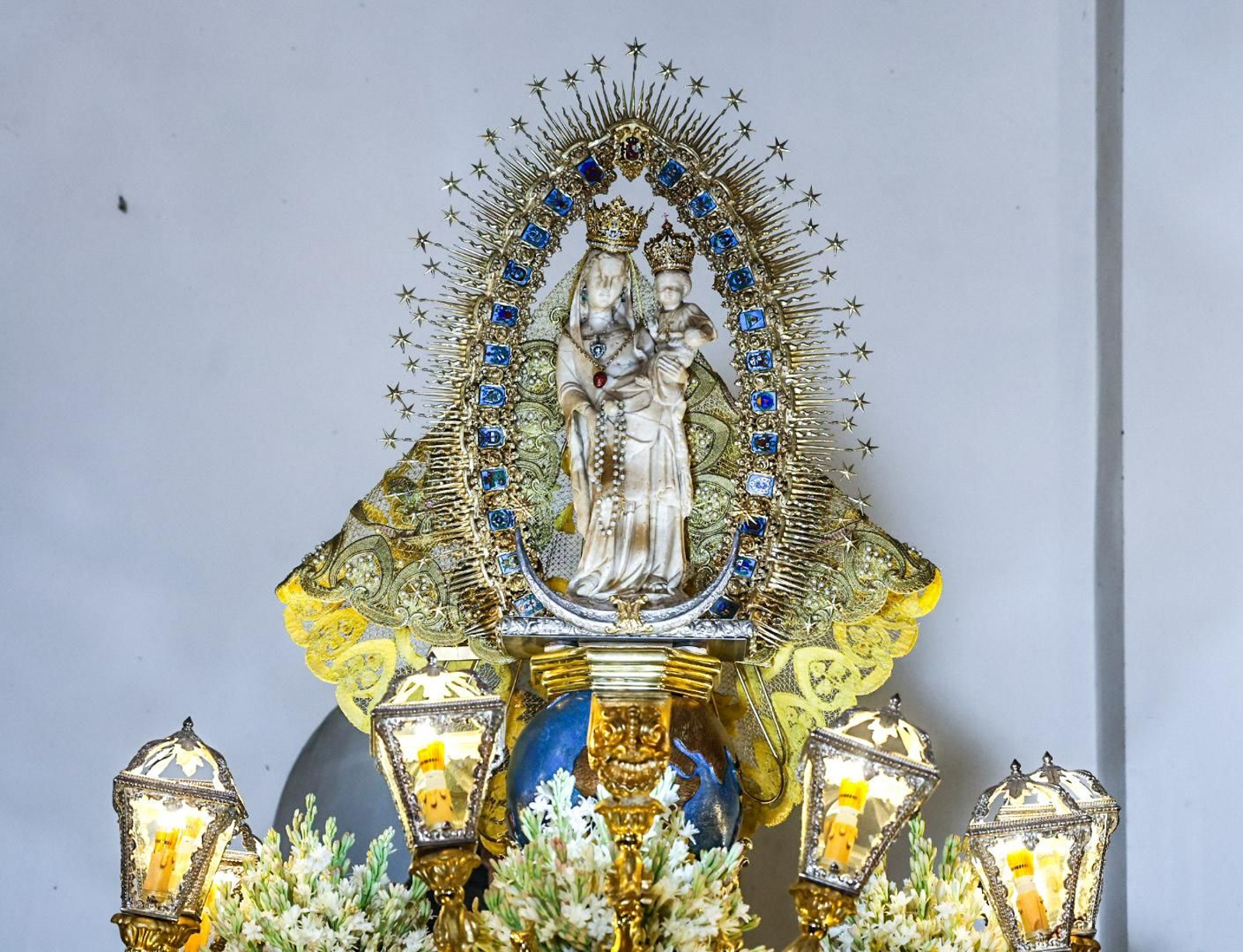 Magna Mariana Huelva 2025: Imágenes del ambiente en las iglesias durante la mañana del viernes