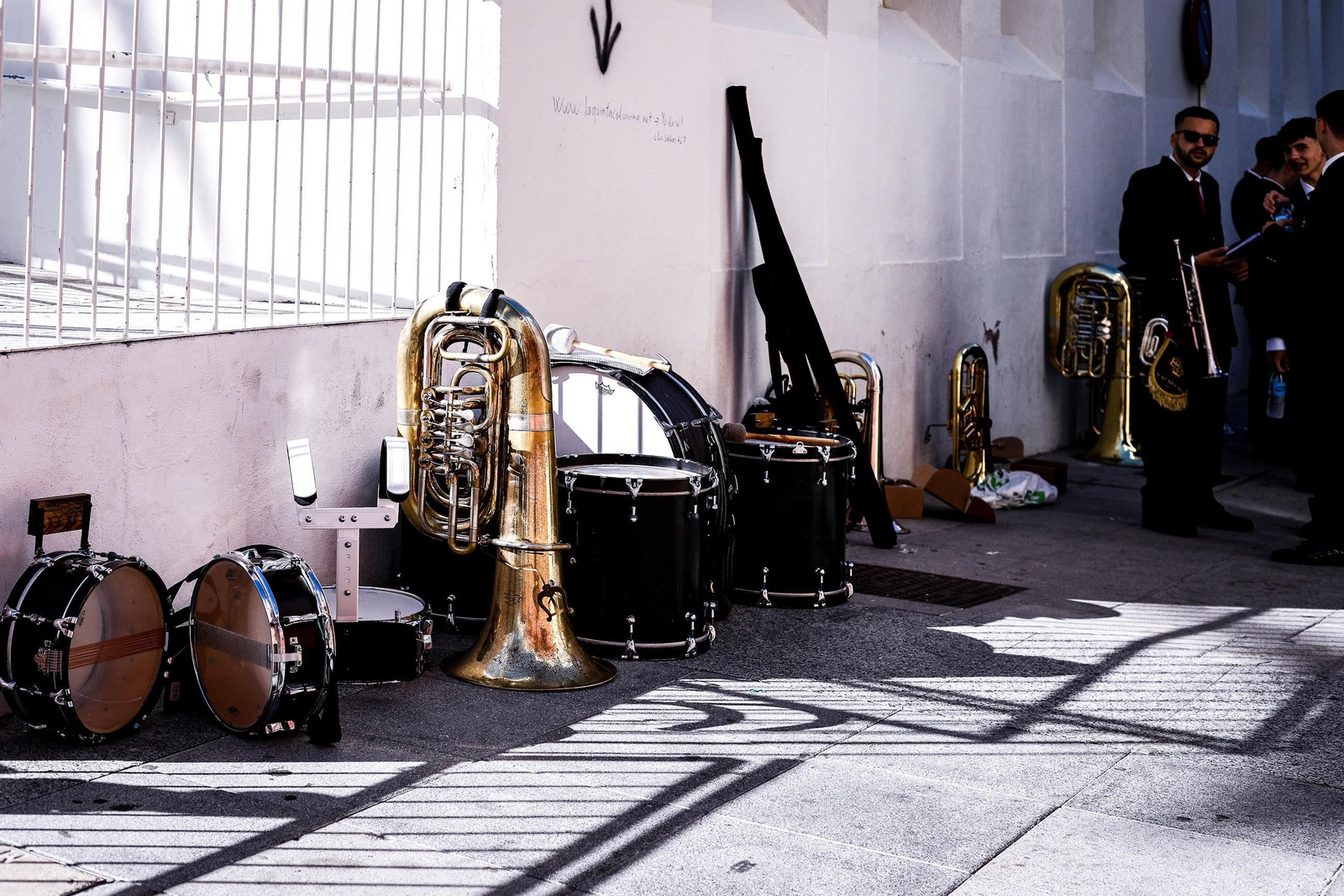 Imágenes de la salida de Desamparados en la Semana Santa de San Fernando 2025