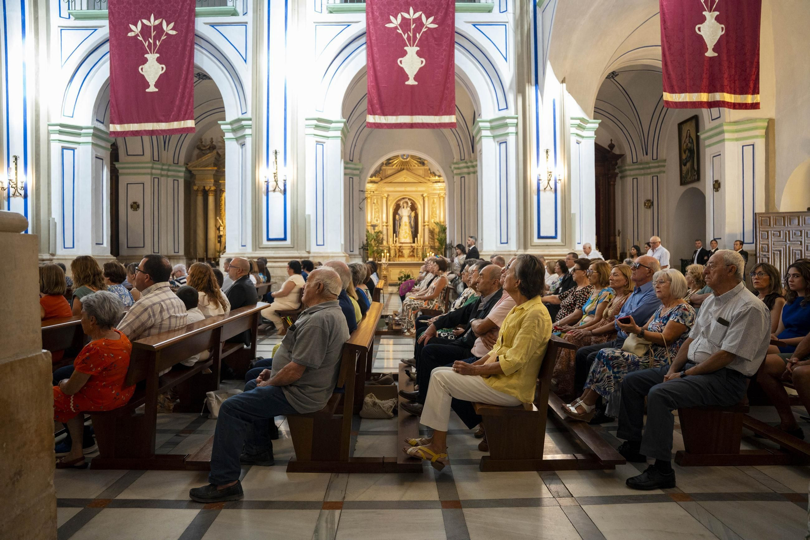 Eucaristía y procesión de Exaltación de la Cruz en la localidad de Vélez-Rubio