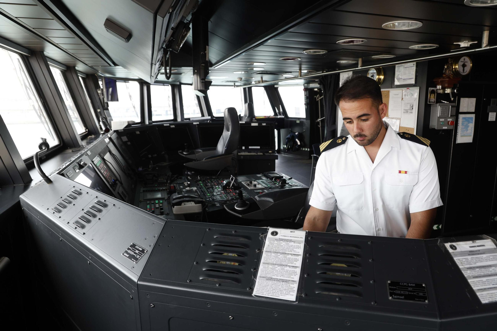 Las fotografías de la visita del buque de la Armada "Furor" al Puerto de Algeciras