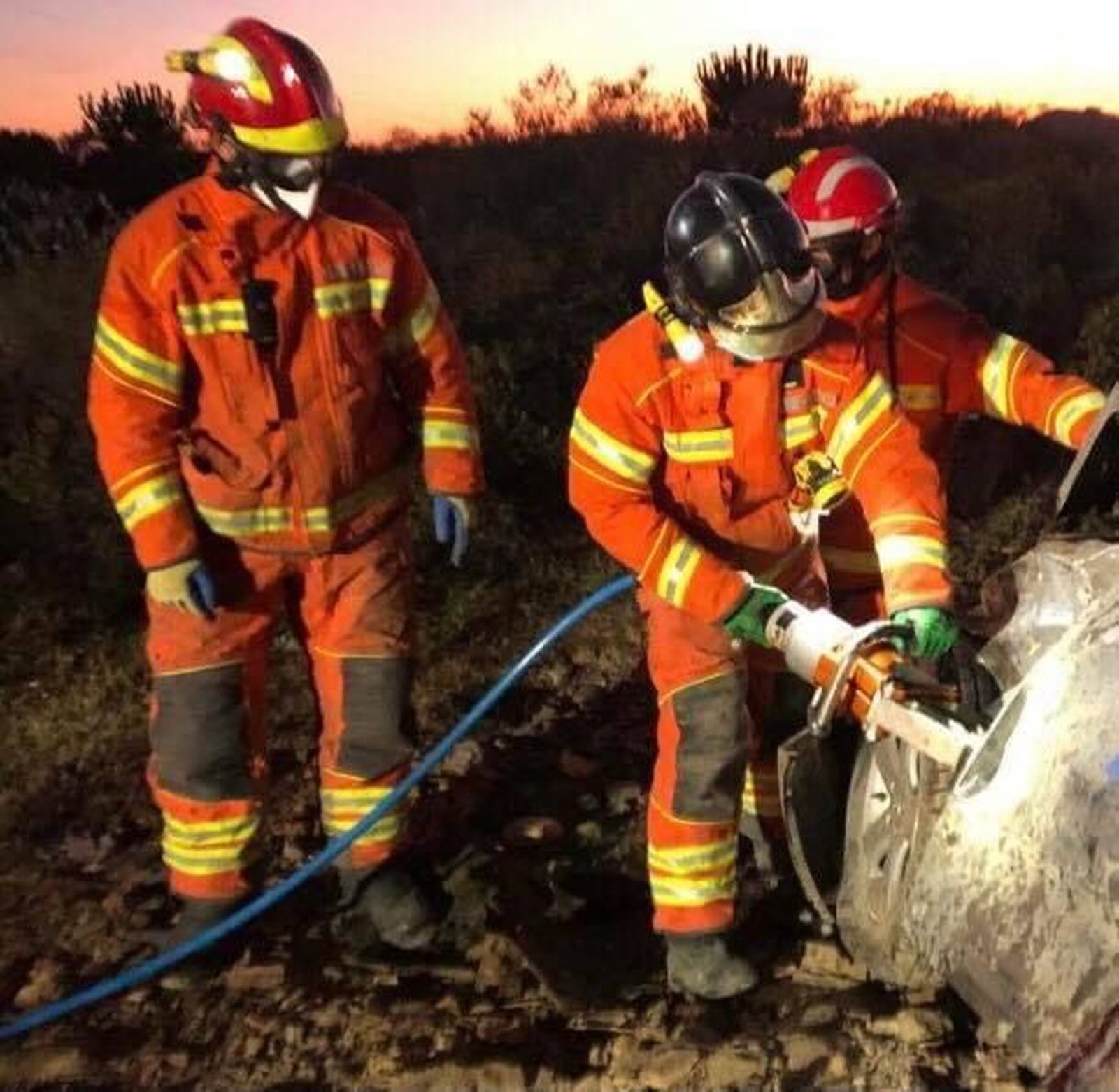 Bomberos durante una actuación.