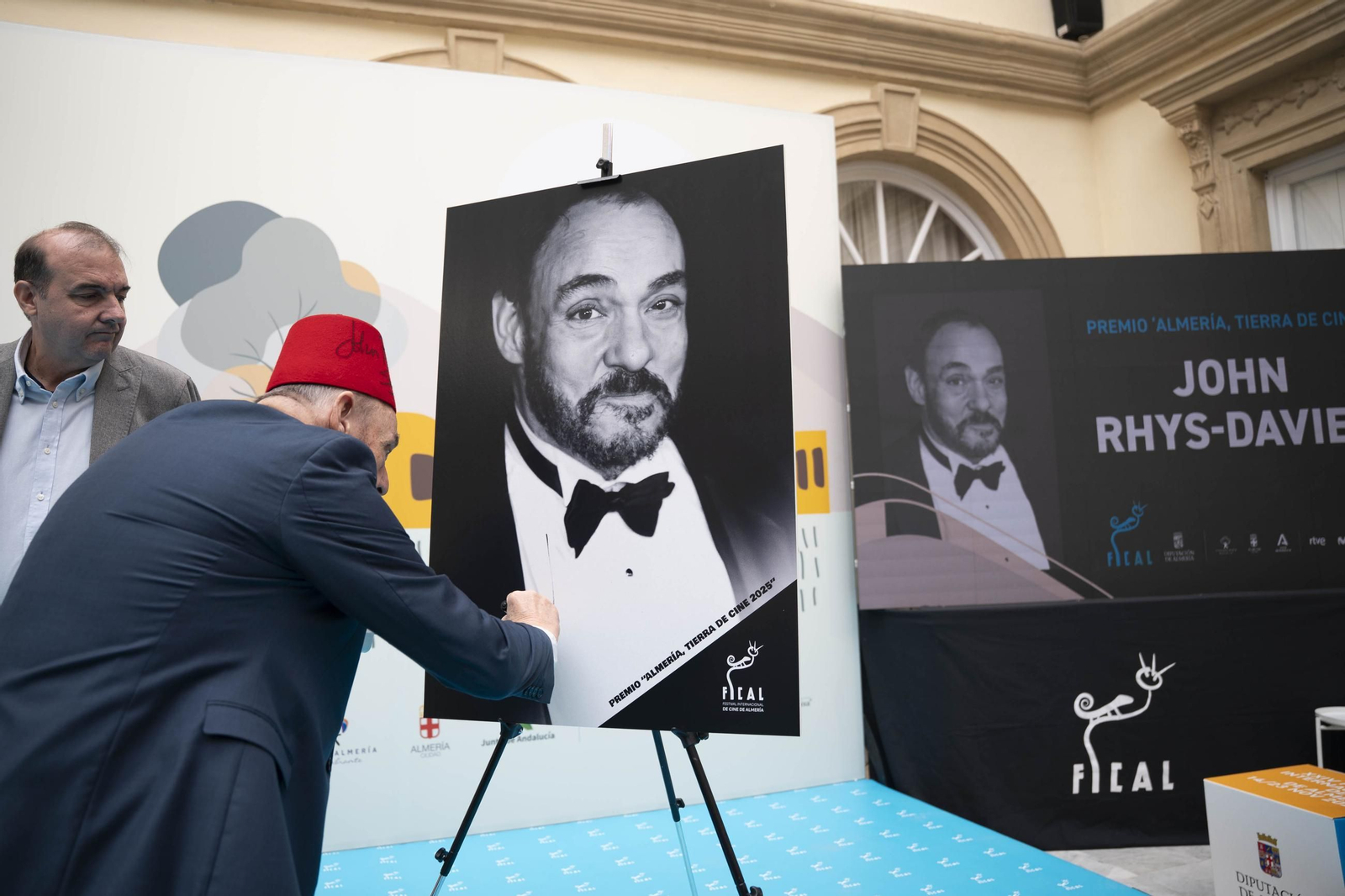 La estrella a JOHN RHYS-DAVIES luce en el paseo de la fama de Almería