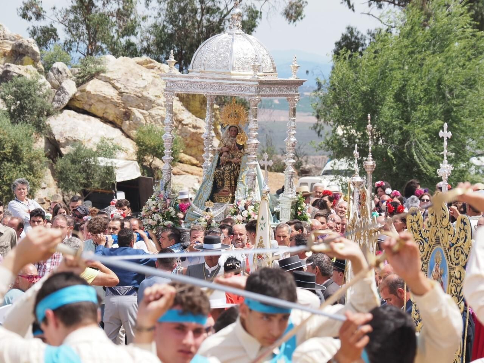 Romería de la Virgen de la Peña 2023 en la Puebla de Guzmán, en imágenes