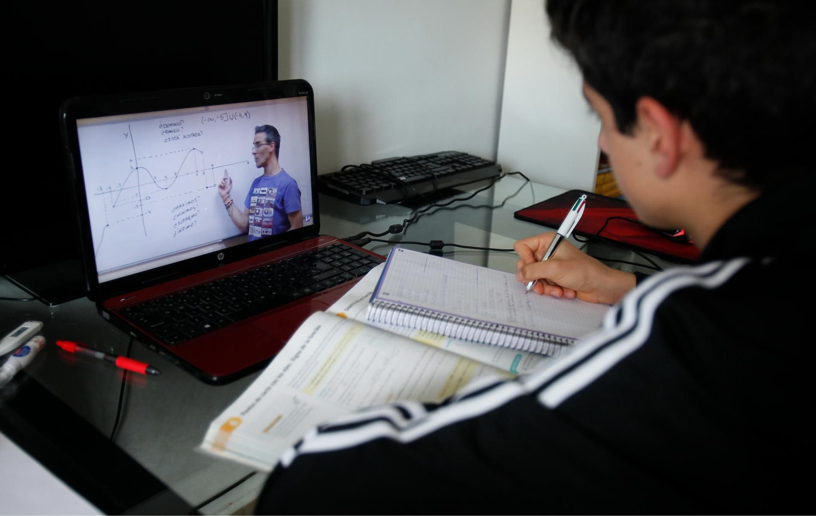 Cinco años del confinamiento por el Covid: las mejores fotos de la pandemia en Sevilla