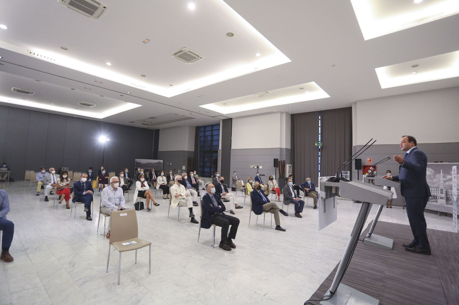 Fotos del Foro Joly con el economista José Carlos Díez