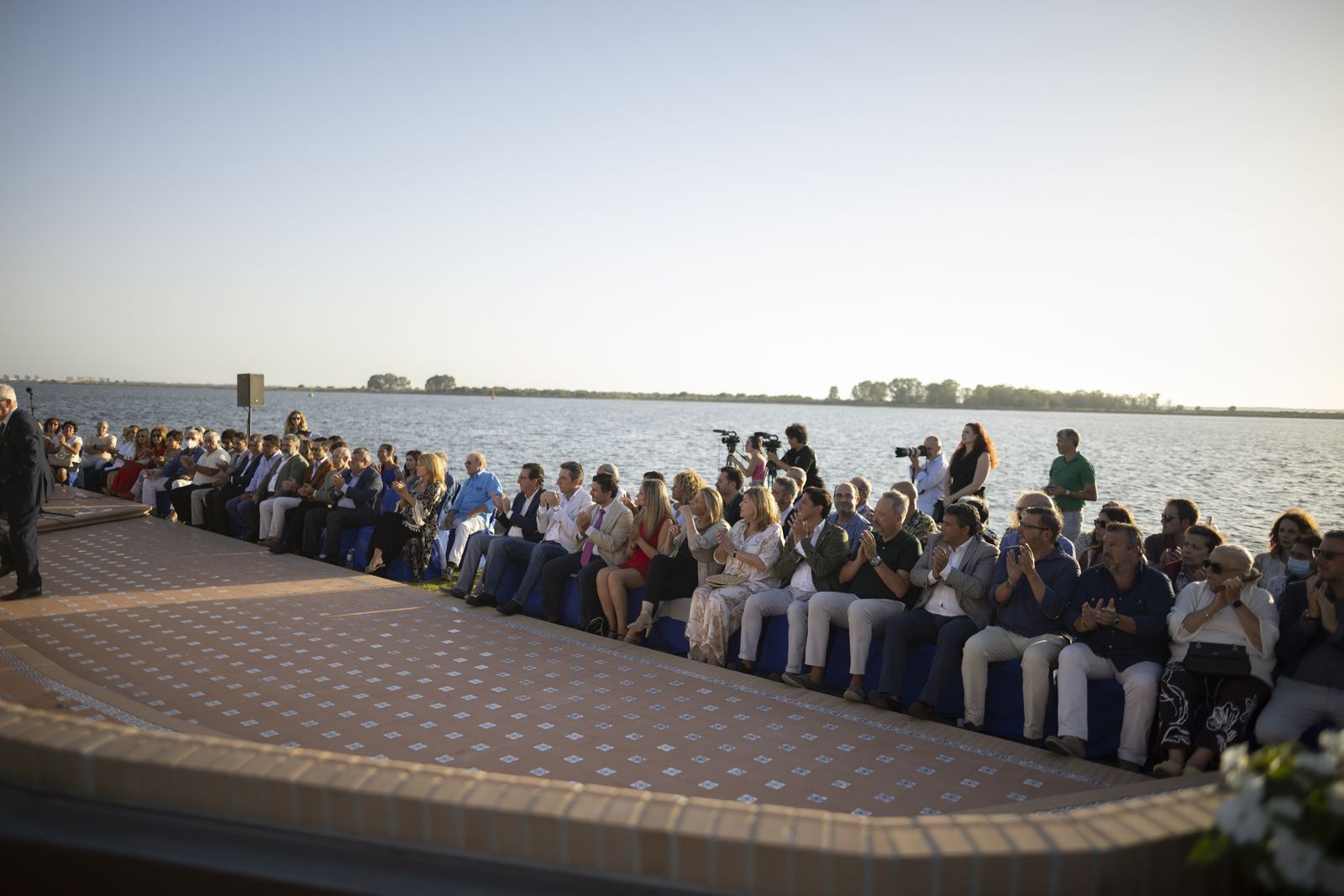 Imágenes de la inauguración De la Fuente de las Naciones en el Paseo de la Ría