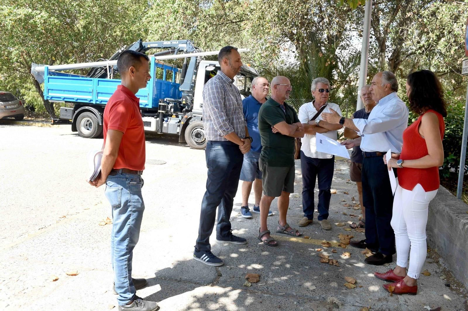 Visita del alcalde a la barriada de Lian Sham Po en Algeciras