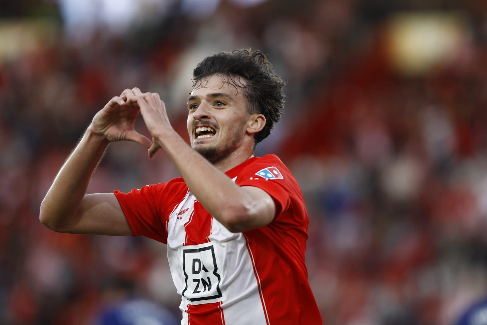 El pivote luso Gui Guedes celebra su primer tanto como rojiblanco, logrado ante el Eldense