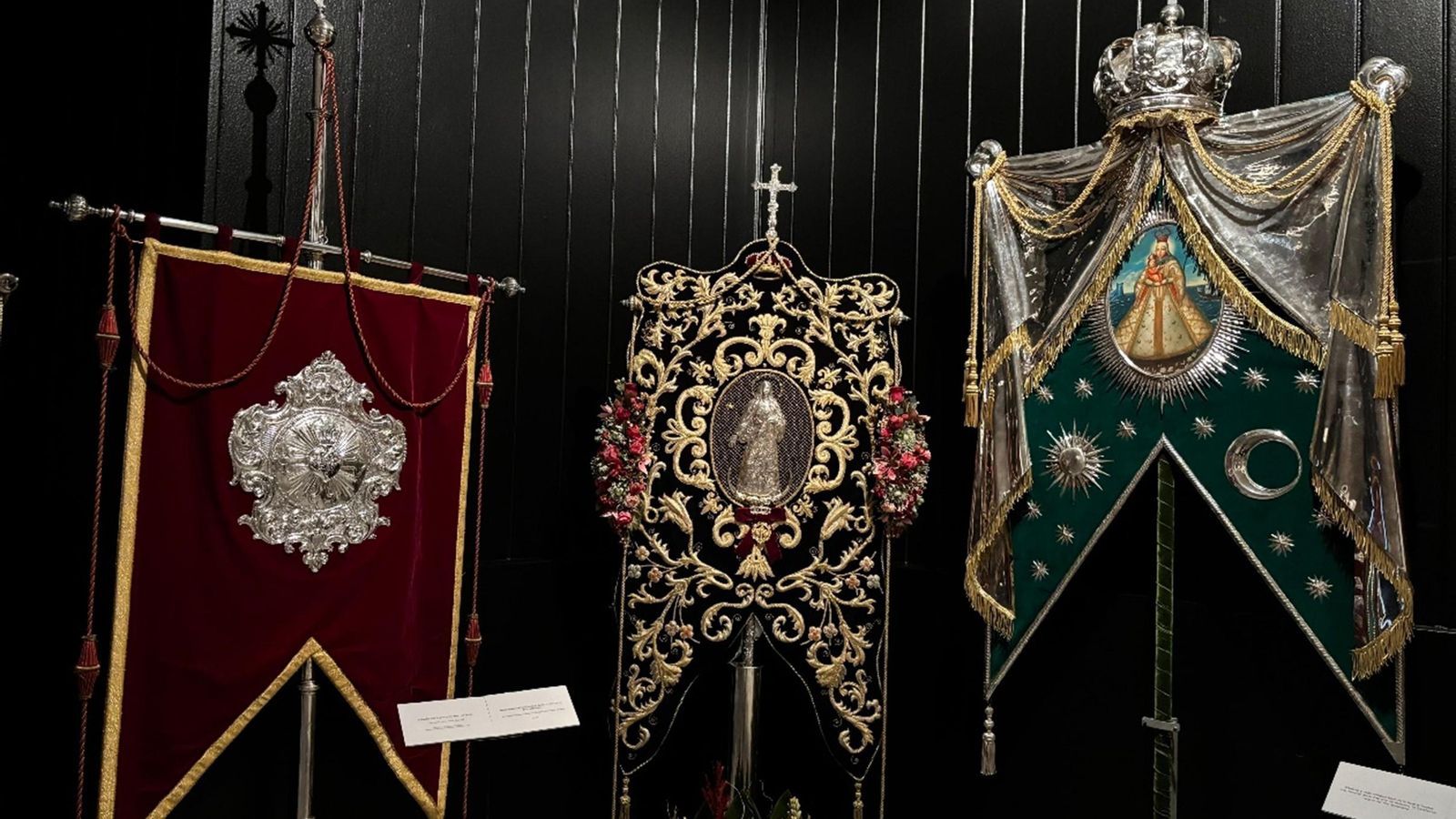 Algunos de los simpecados expuestos en la muestra