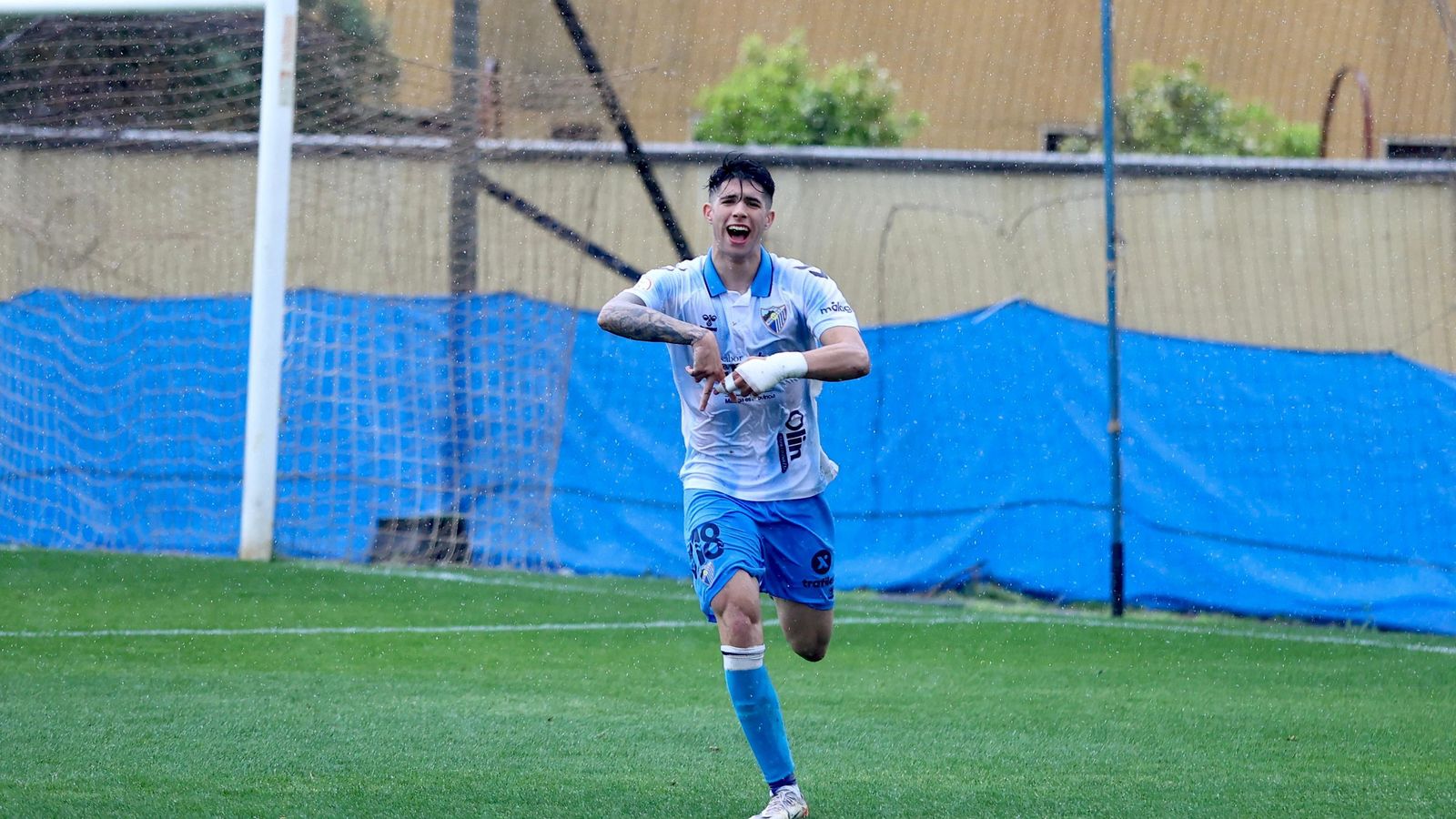 Loren Juarros, presente en el triunfo del Atlético Malagueño ante el Málaga City Loren Juarros, presente en el triunfo del Atlético Malagueño ante el Málaga City