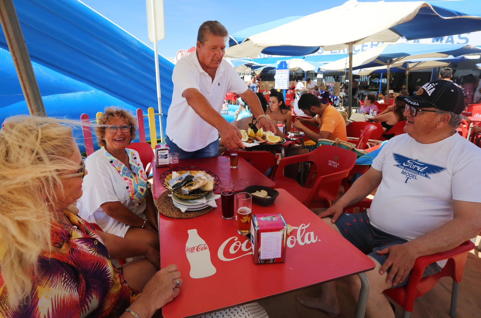 Imágenes de los chiringuitos de Huelva en verano