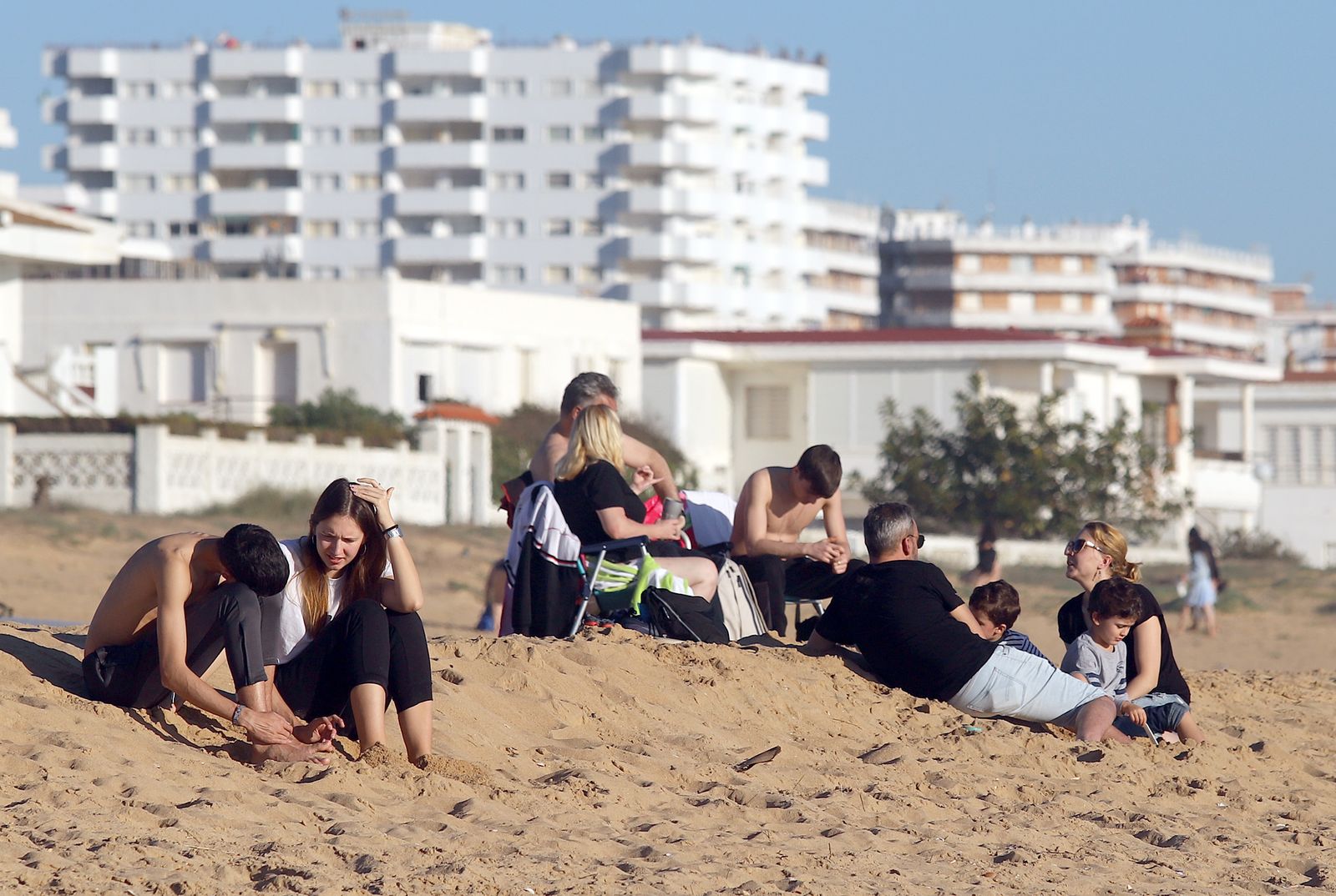 Imágenes que deja la jornada de altas temperaturas en Huelva