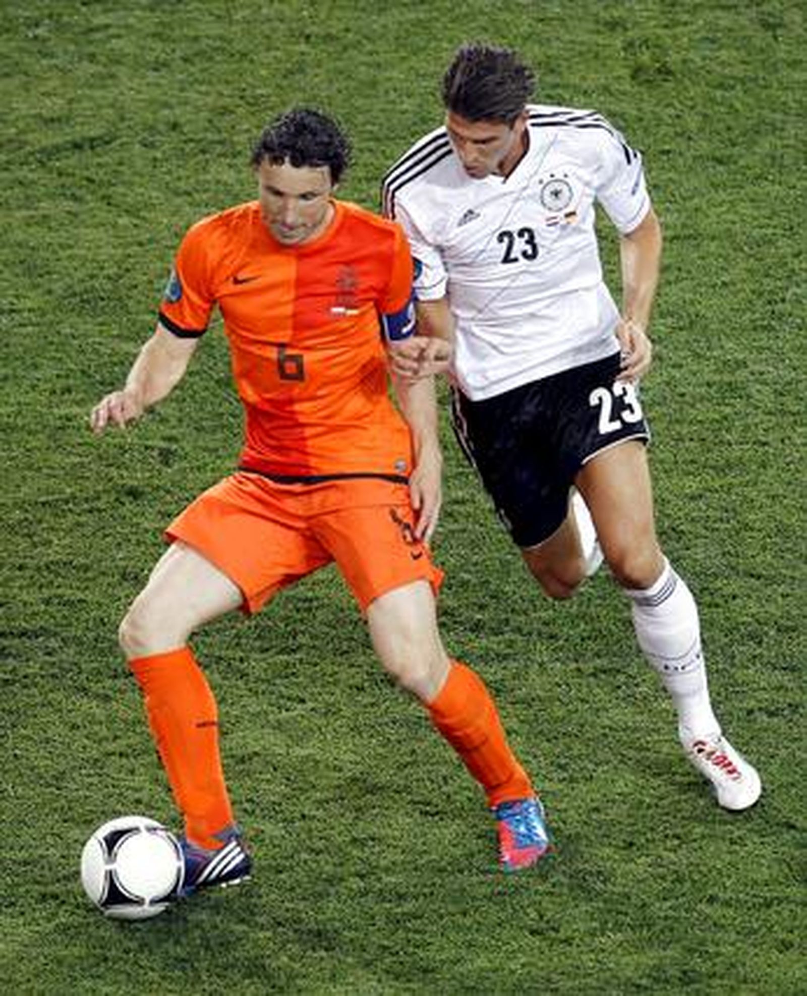 Alemania da un golpe en la mesa al vencer 1-2 a Holanda.

Foto: EFE