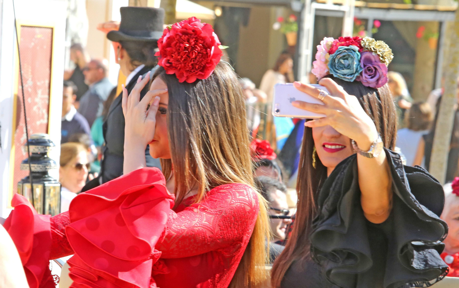 Una joven haciendo un ‘selfie’.