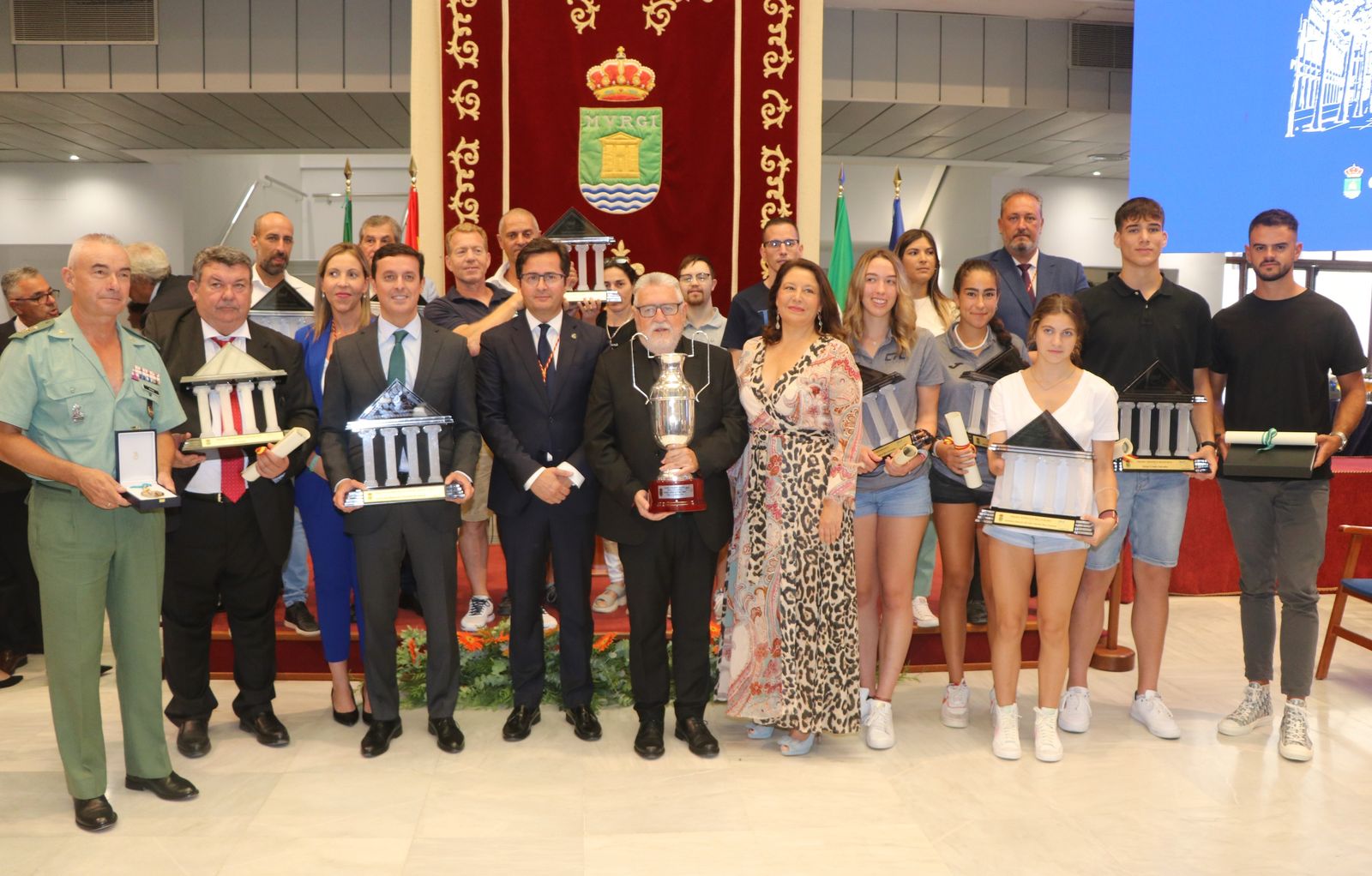 Foto de familia de los galardonados en la pasada edición de los Premios del Deporte de El Ejido.