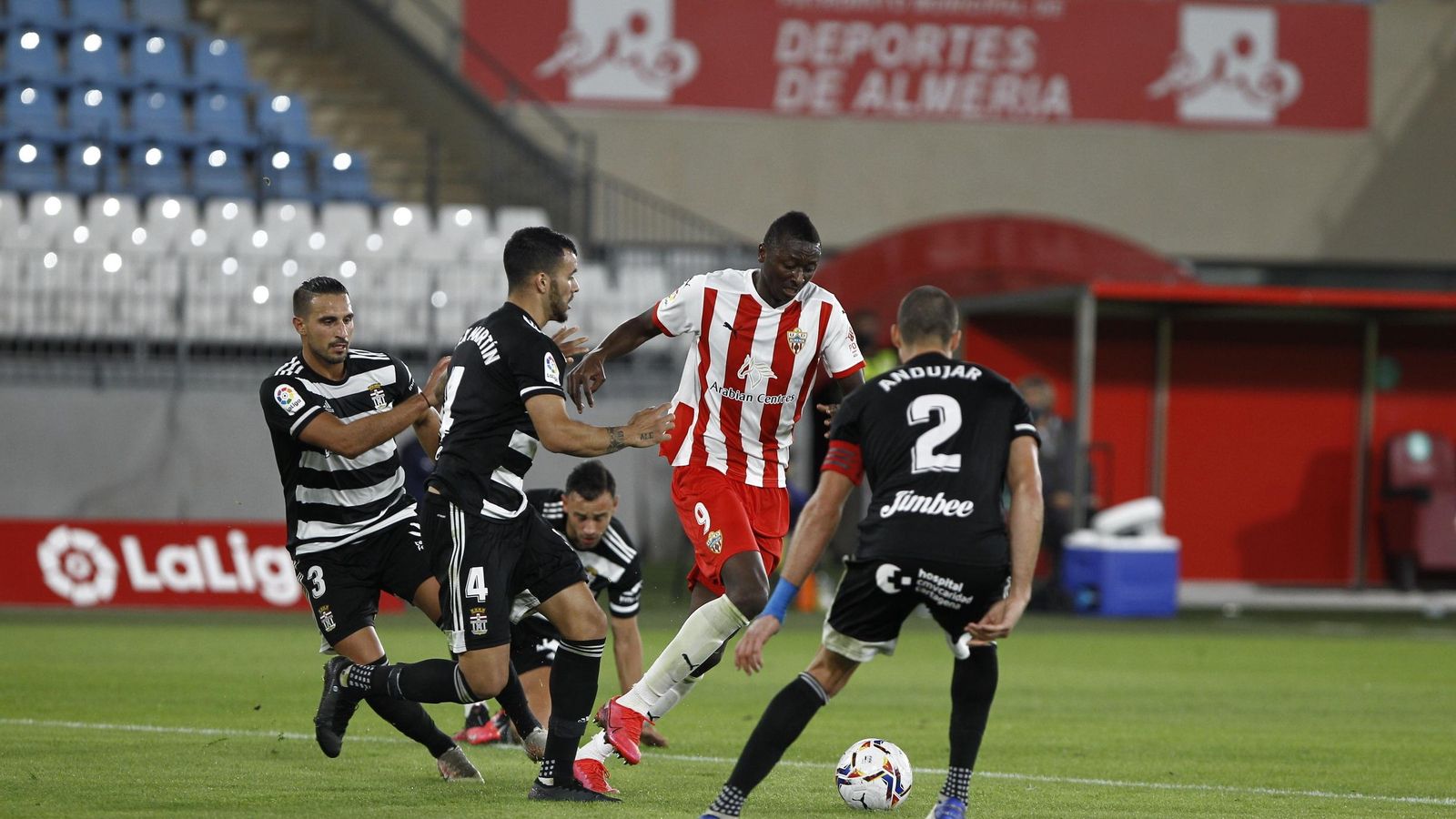 Sadiq, rodeado de adversarios, tuvo que hacer la guerra por su cuenta