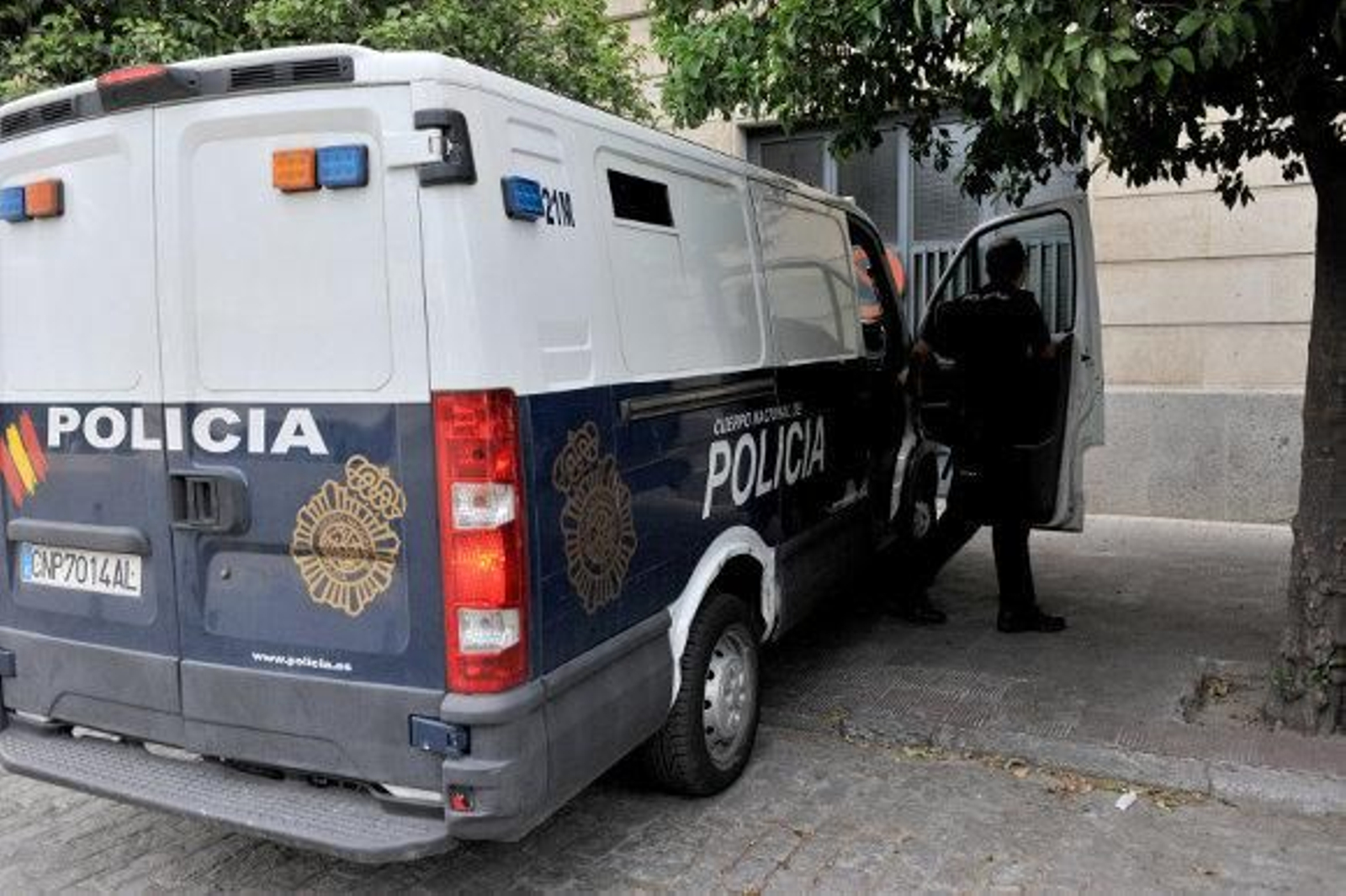 Los policías trabajan en 'segunda actividad' al ser examinadas sus armas