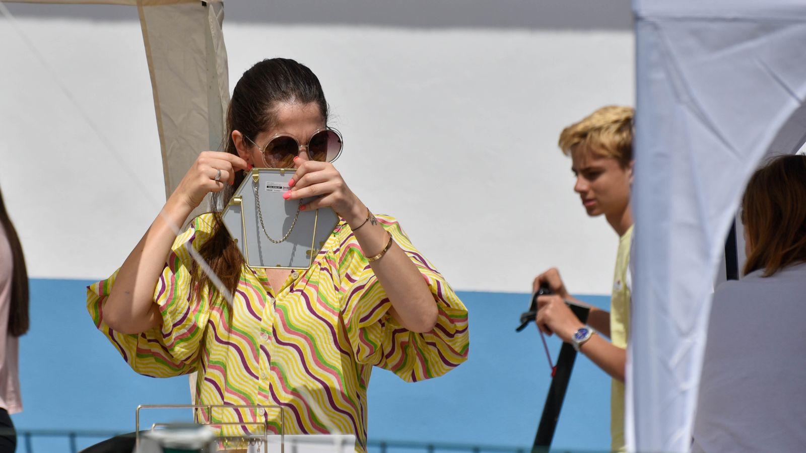 Las fotos del outlet solidario en Getares