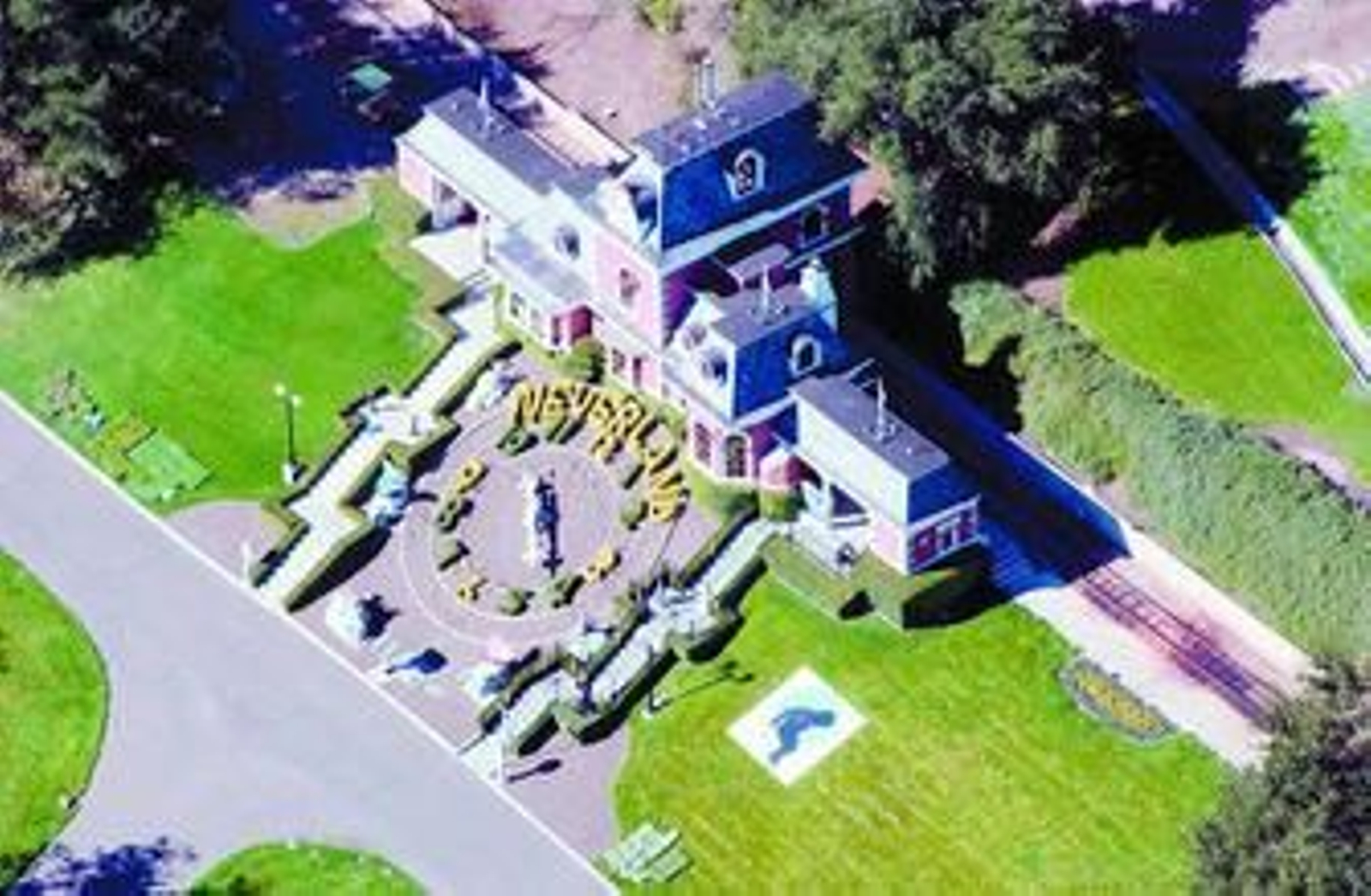 Una imagen del rancho Neverland, que el cantante se vio obligado a vender.