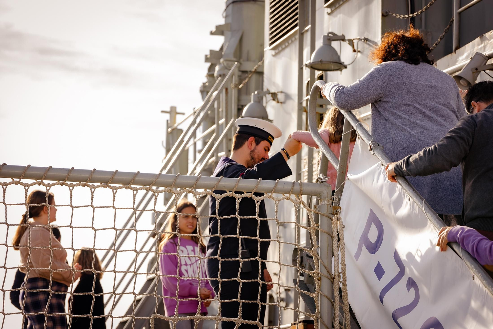 Imágenes del patrullero Centinela en el Muelle de Levante