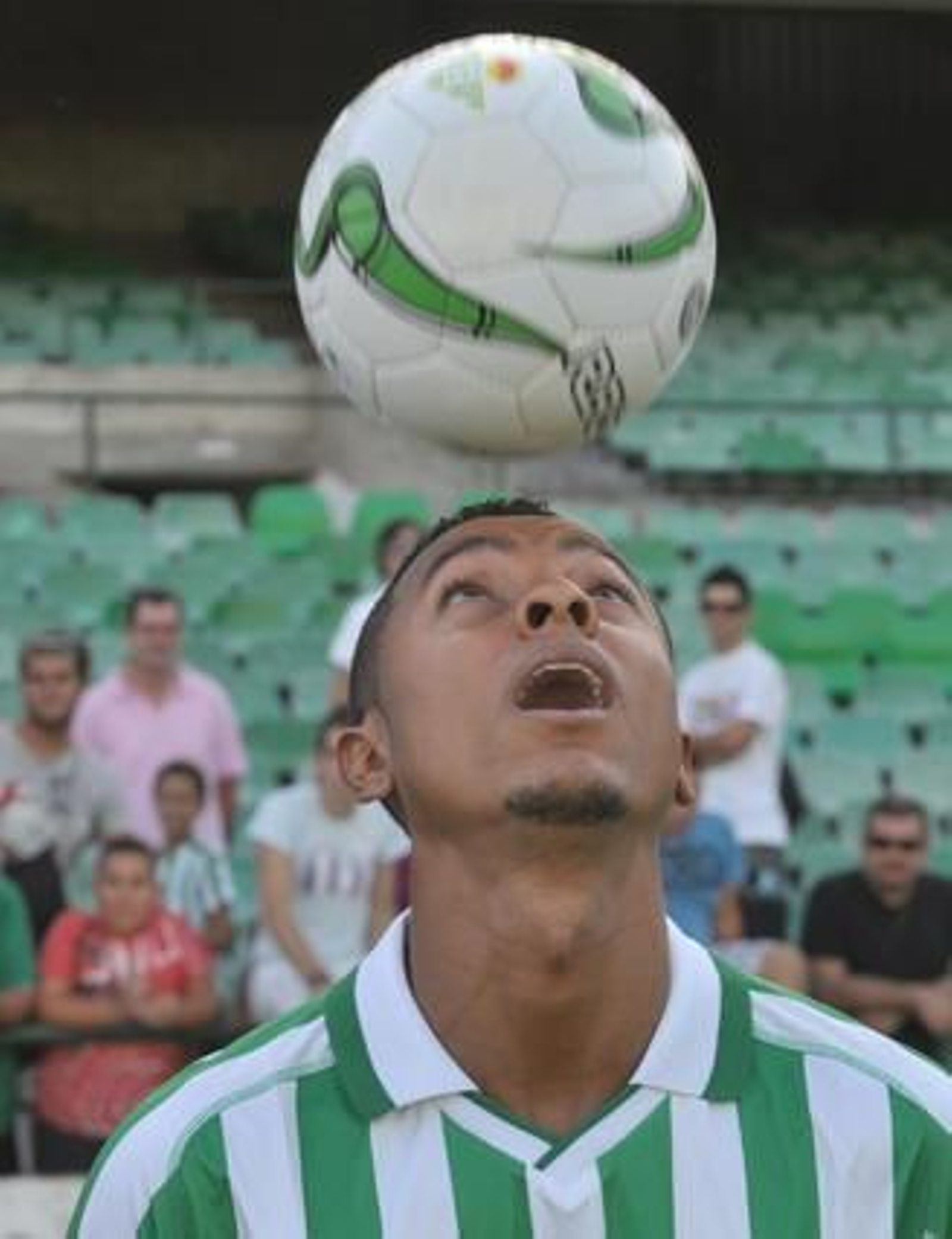 El Betis presenta a sus nuevos fichajes