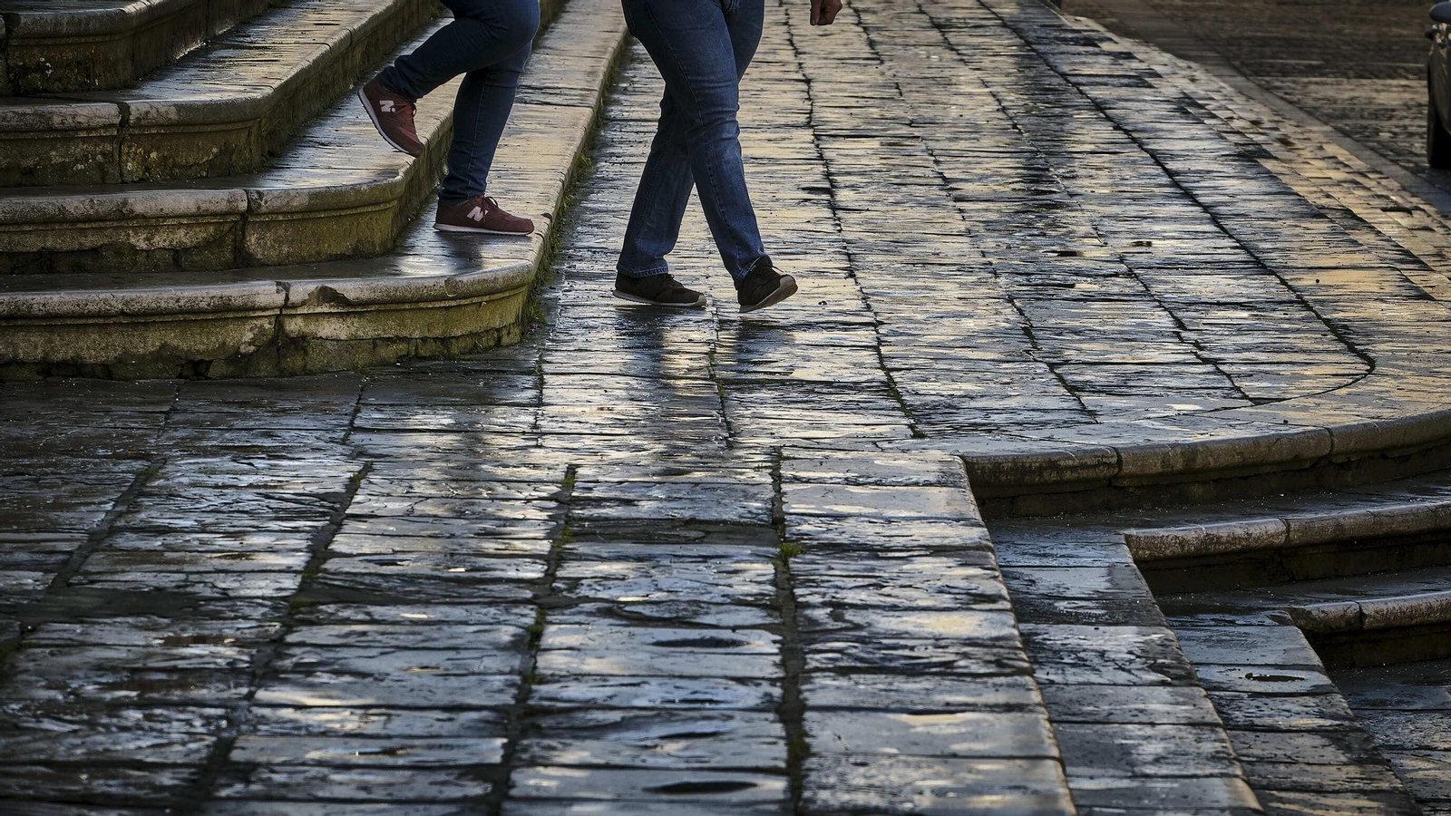Estado del pavimento en plaza de la Catedral