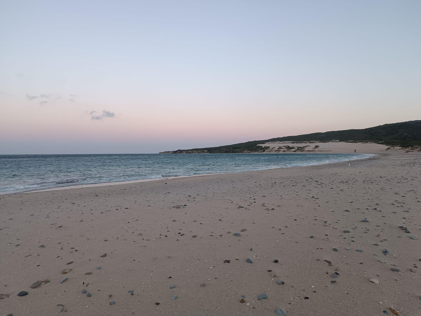 Valdevaqueros en Tarifa, una de las mejores playas de España, al amanecer