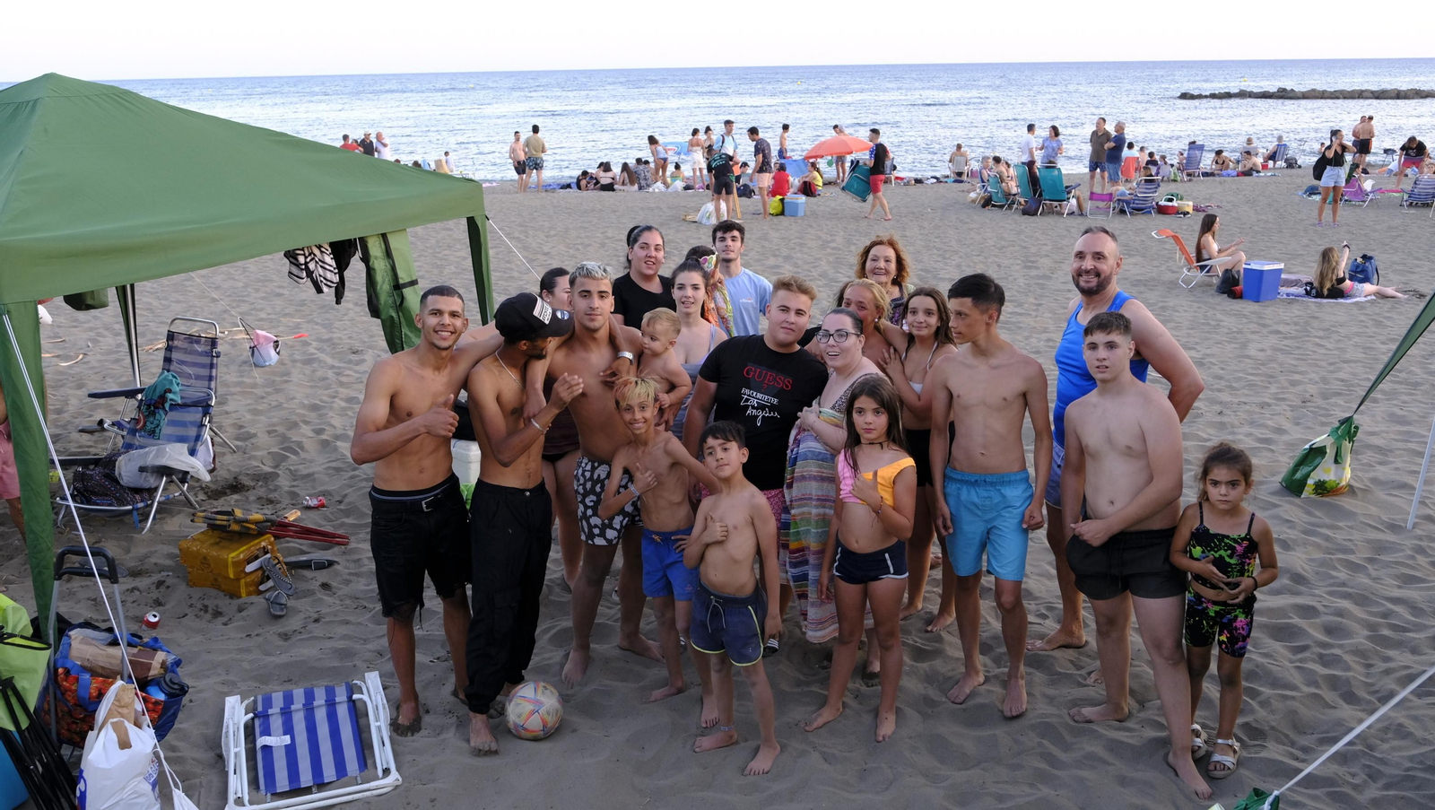 Imágenes de las hogueras de la Noche de San Juan en Almería capital