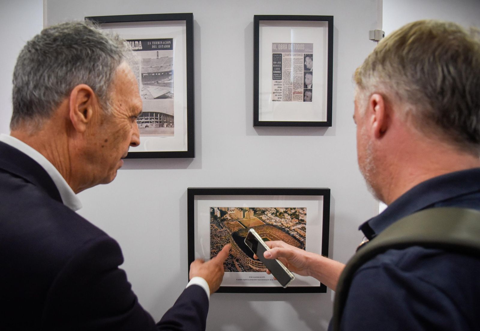 La exposición del 50º aniversario del cerramiento del estadio Ramón Sánchez-Pizjuán