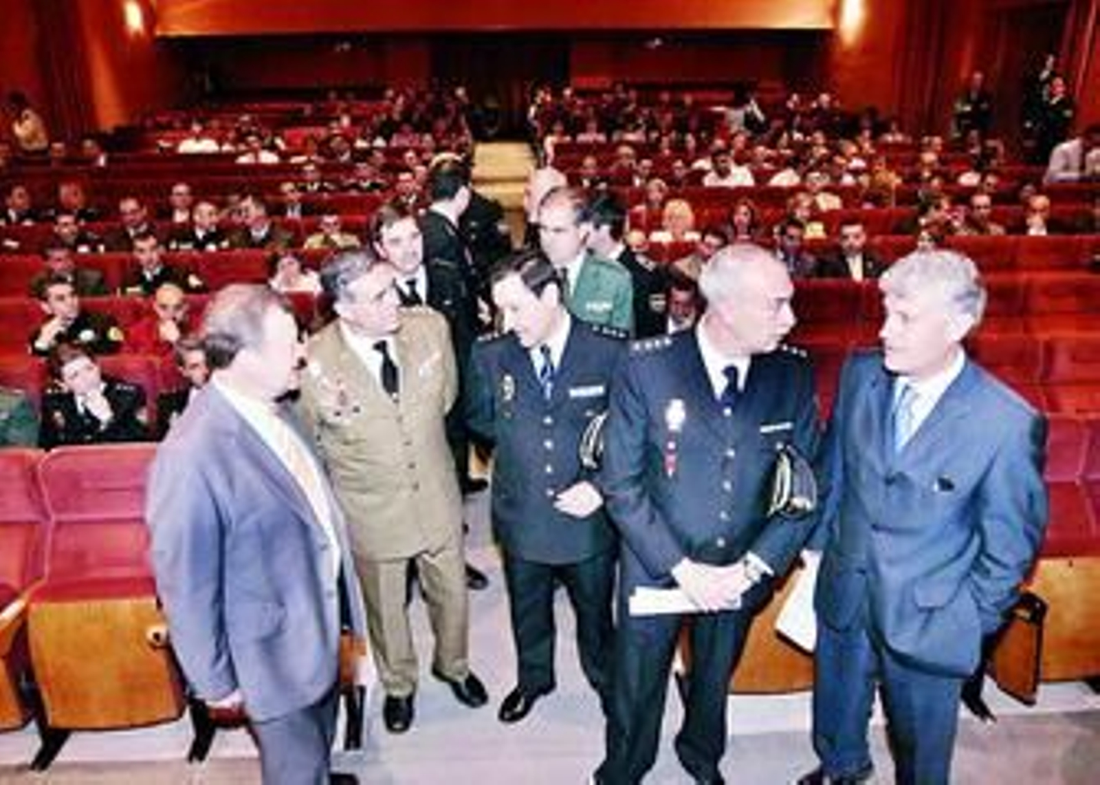 Responsables policiales presentes en el Día de la Seguridad Privada.