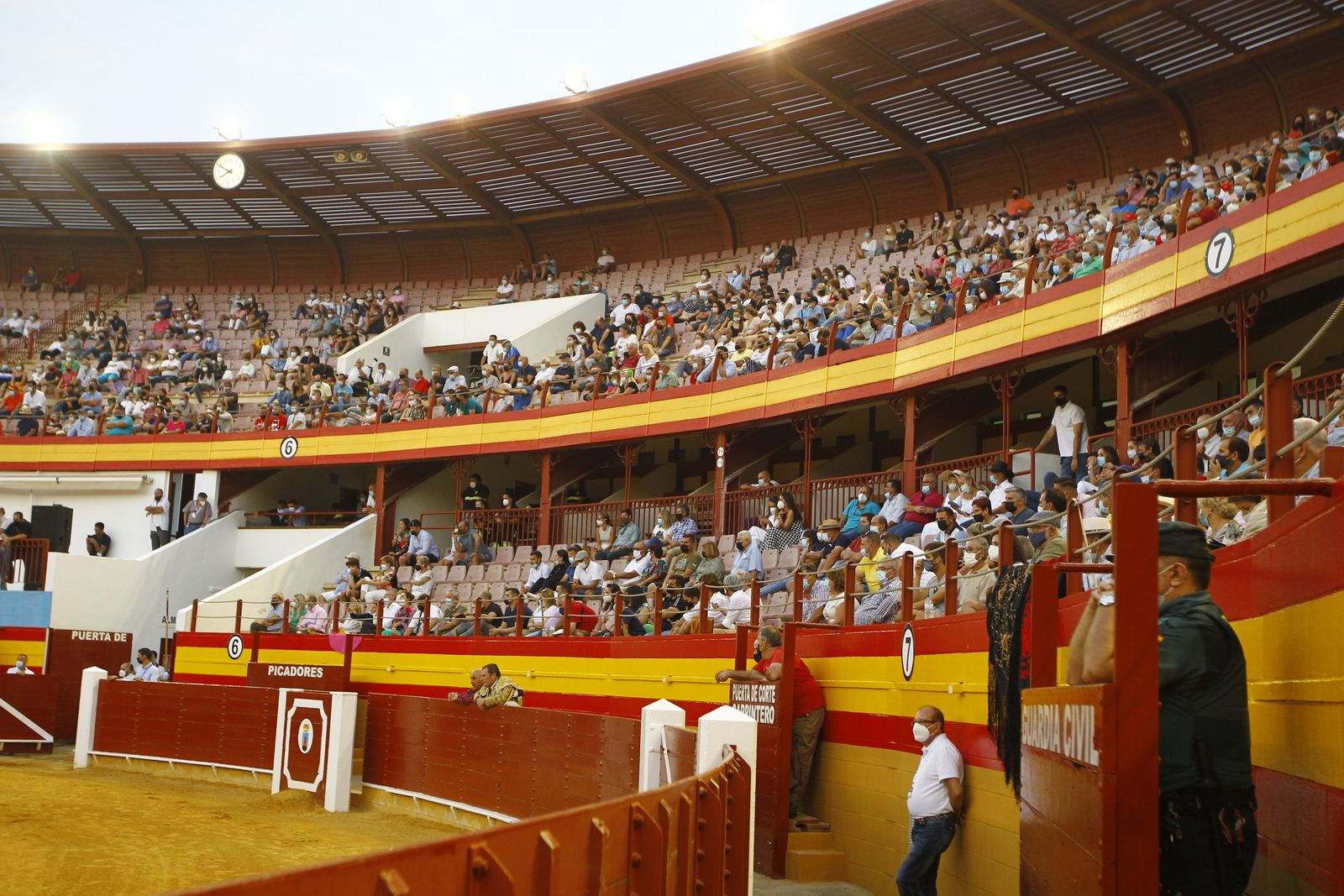 Fotogalería corrida de toros. Cayetano Rivera, Paco Ureña y Roca Rey. Roquetas de Mar.