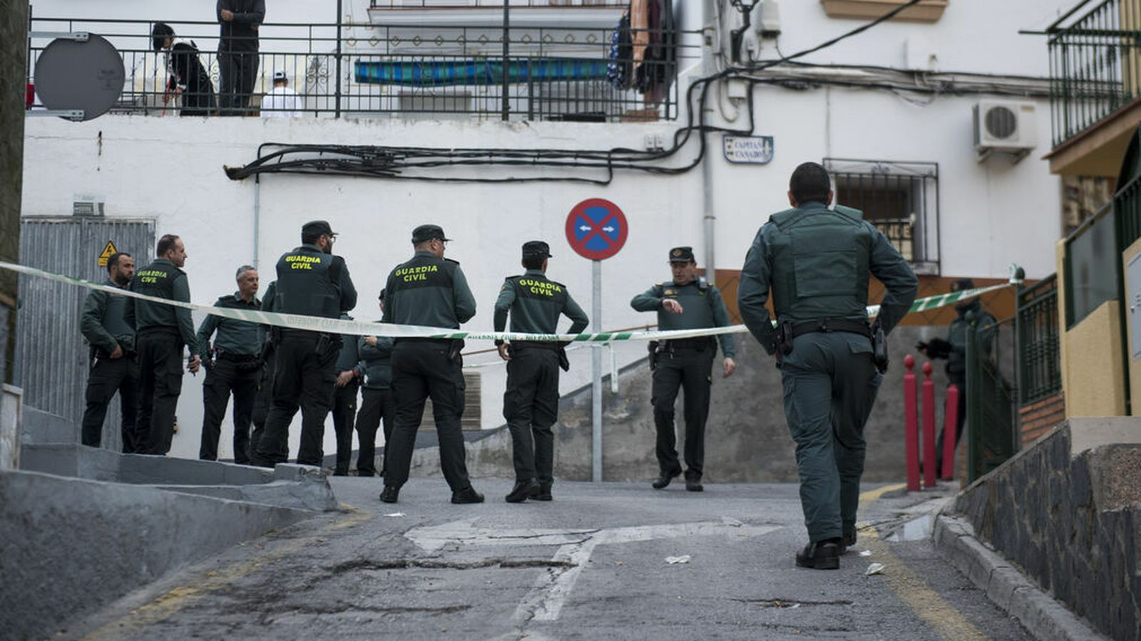 Las medidas de Vox contra la inseguridad en Pinos Puente: pistolas taser para la Policía Local