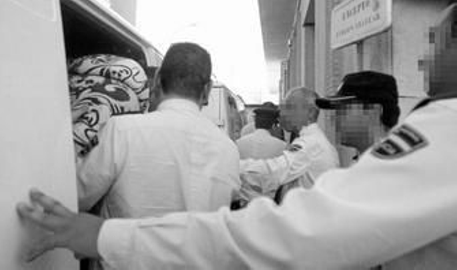 El presunto autor del crimen, ayer a su llegada a la sede judicial escoltado por la Policía para comparecer ante el juez.