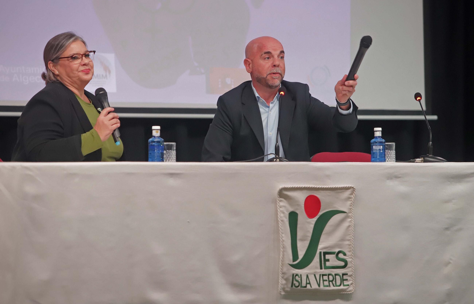 Fotos de la jornada contra la violencia de género en el IES Isla Verde de Algeciras