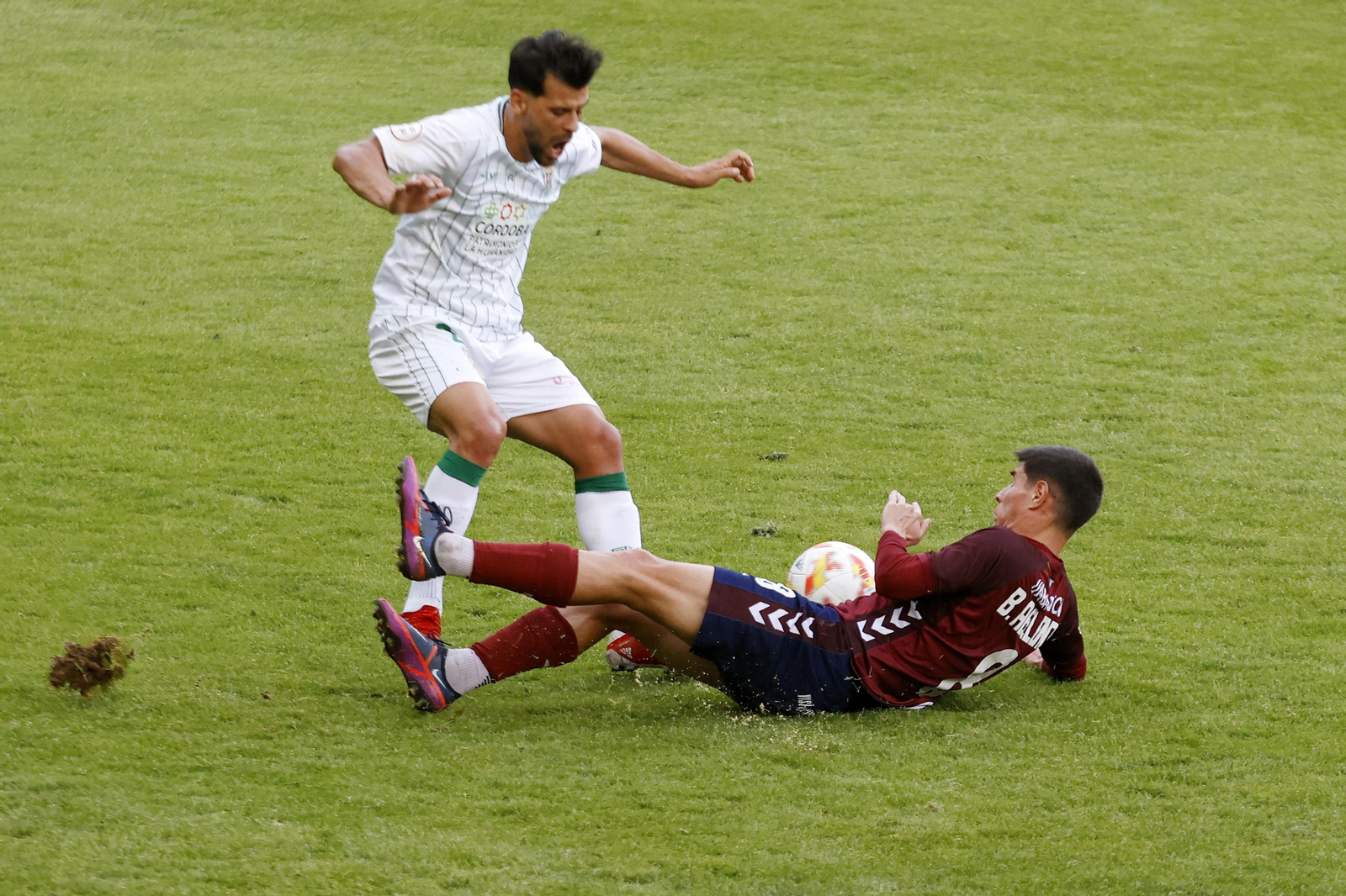 La derrota del Córdoba CF en Pontevedra, en imágenes