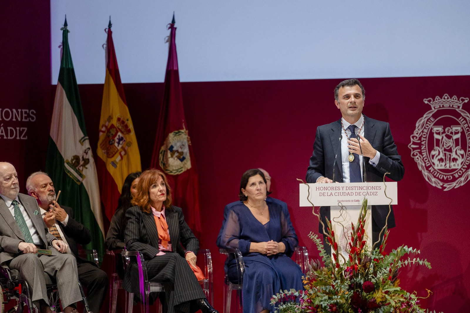 Las imágenes del acto de entrega de los títulos de hijos predilectos y adoptivos y de las medallas de oro de la ciudad.