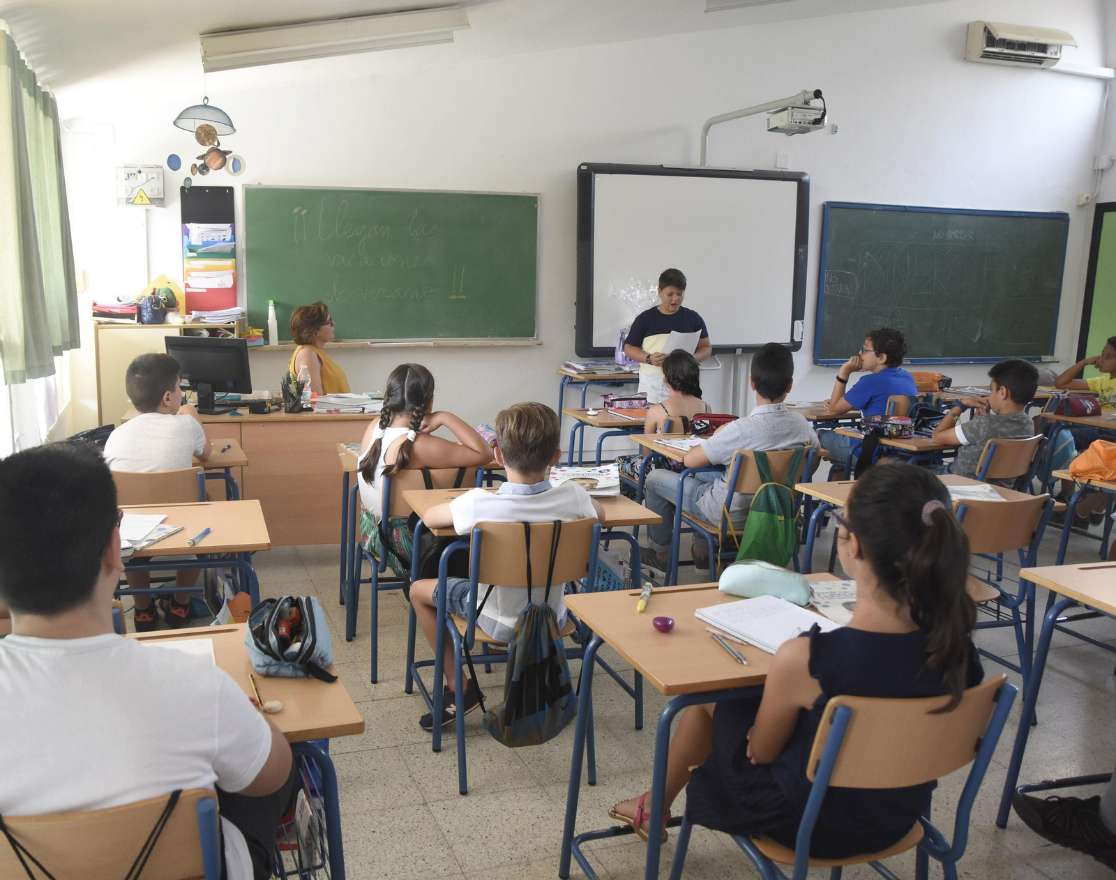 Alumnos durante una clase en el colegio Mediterráneo.