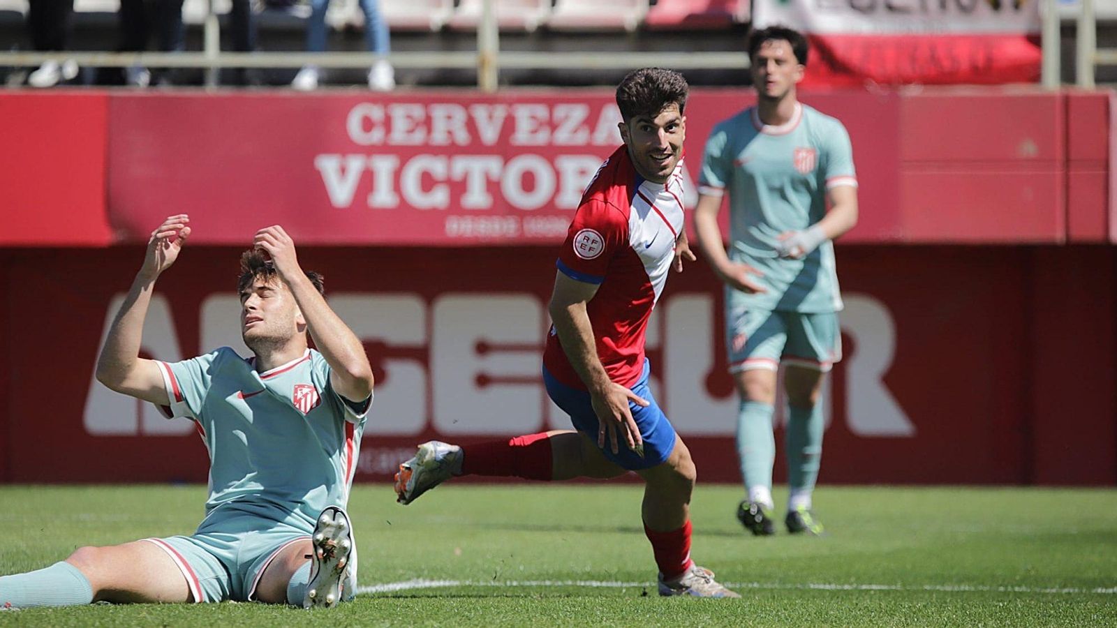 Escudero, tras marcar el 1-0 del Algeciras ante el Atlético B.