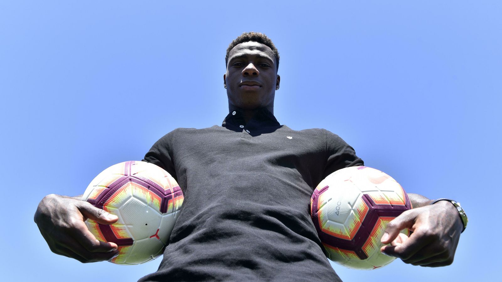 Quincy Promes reconoce que el 4-4-2 le beneficia más en su juego al poder proyectarse más en ataque.