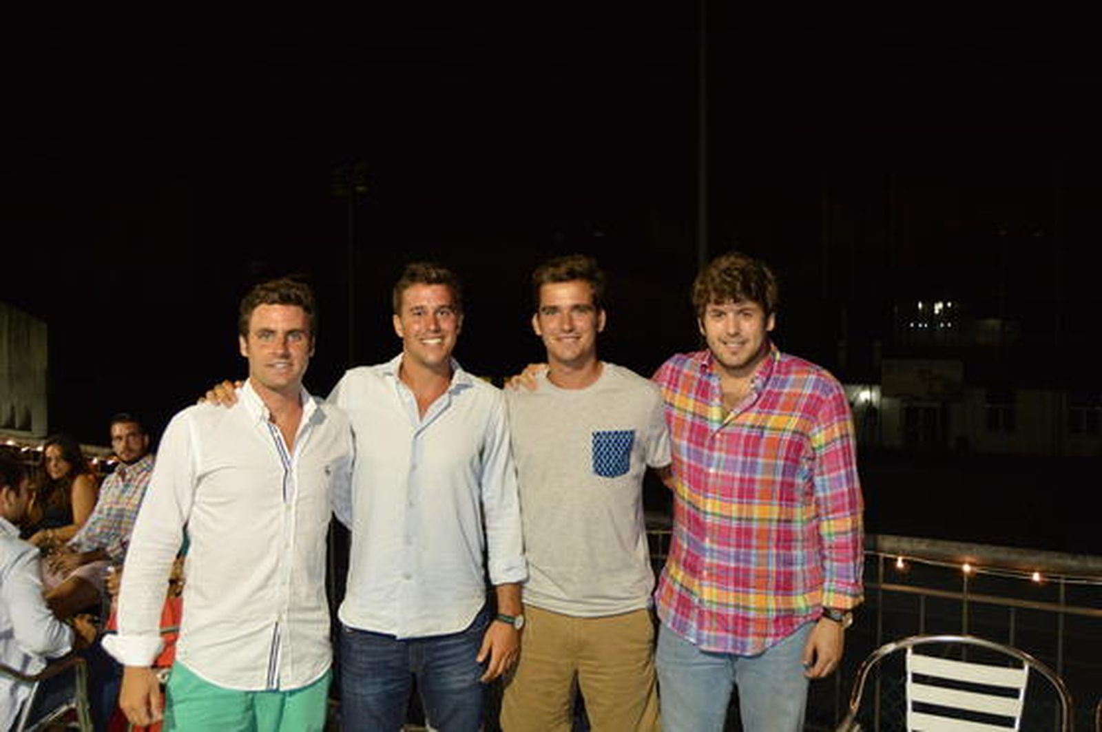 El organizador del cumpleaños Nono Bresca, con Álvaro Fernández Jara, Javier Yrayzoz y Carlos Maira.

Foto: Ignacio Casas de Ciria