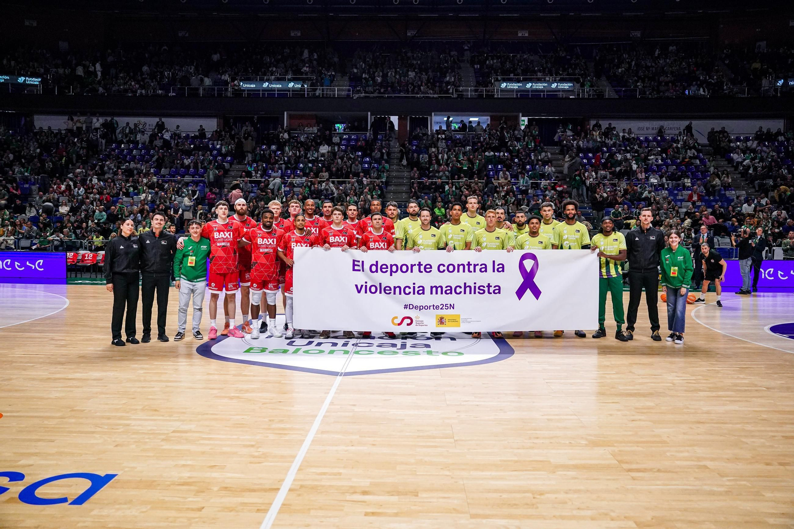 El Unicaja-Baxi Manresa, en fotos