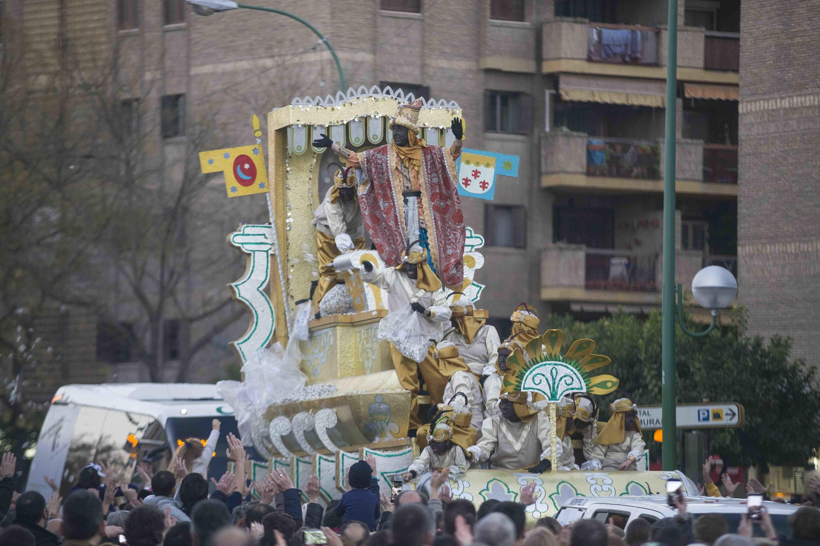 La Cabalgata de Reyes Magos de Sevilla, en imágenes