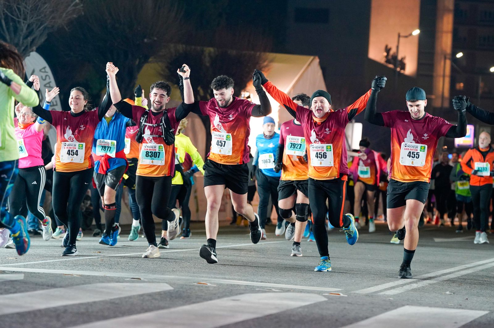 En imágenes: búscate en tu llegada a meta de la Carrera de San Antón 2026 (21)