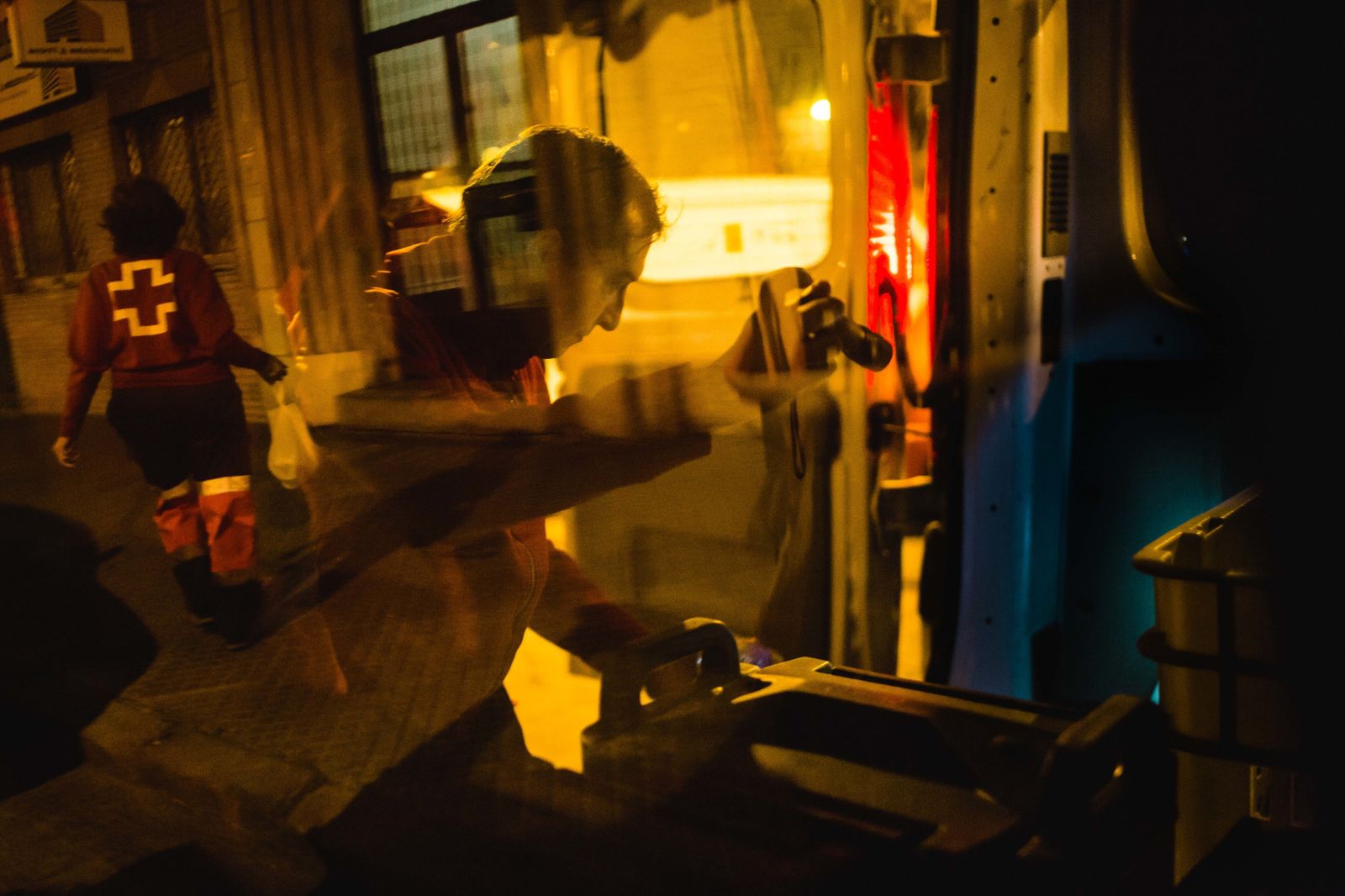 Voluntarios de Cruz Roja, en pleno servicio.